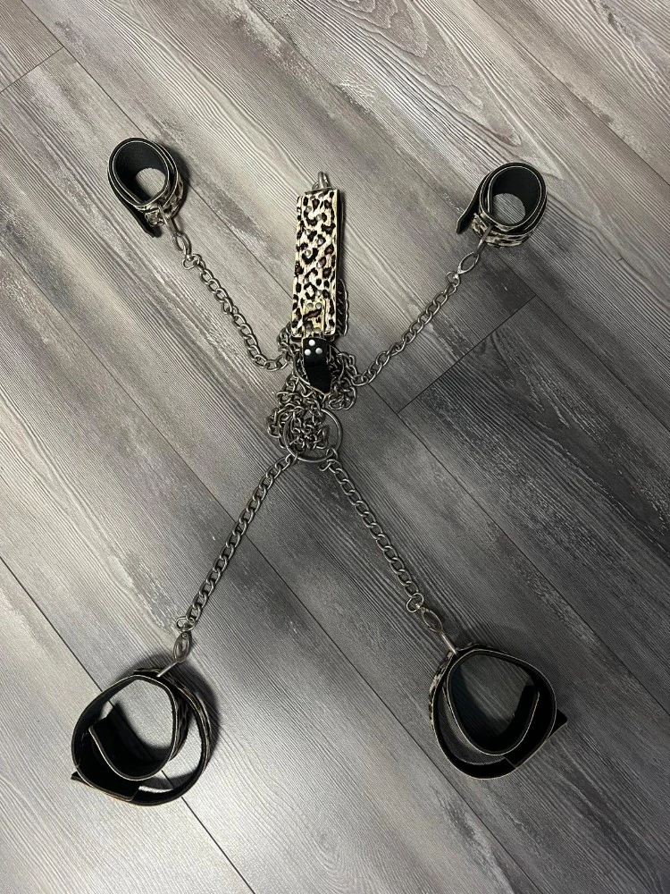 Tasmalı El Ve Ayak Kelepçesi Leopar