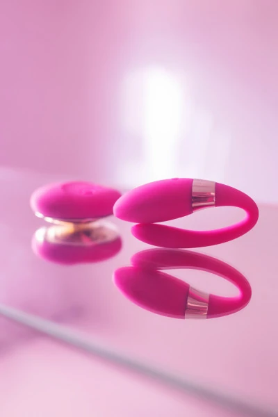 Lelo Tiani 2 Design Edition Cerise Giyilebilen Kumandalı Şarjlı Vibratör