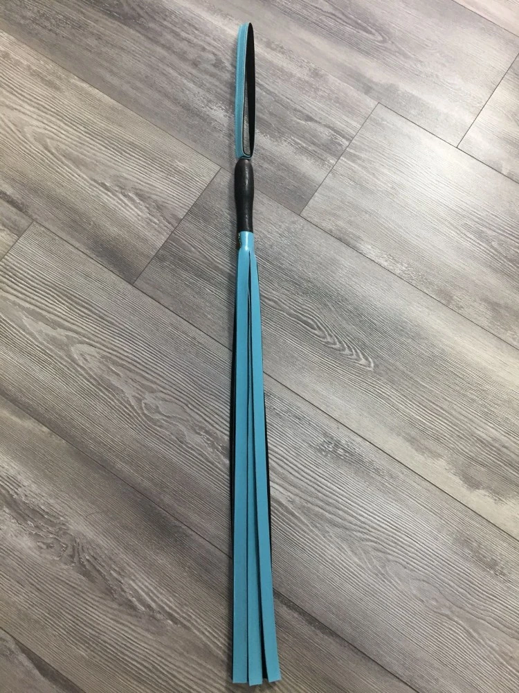 Turkuaz Deri Kırbaç