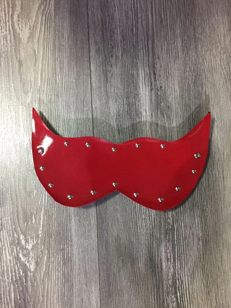 Deri Kapalı Kırmızı Göz Maskesi