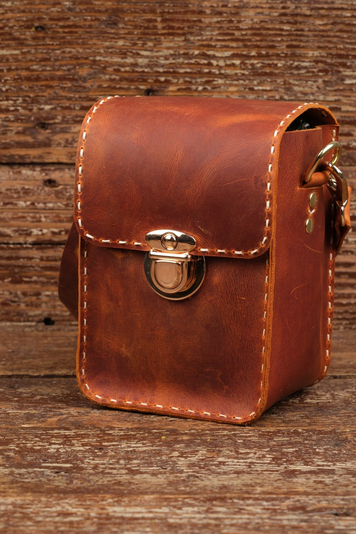 El Yapımı %100 Hakiki Dana Derisi Mini Omuz Çantası 12cmx11cmx18cm SM-D-0066 - camel
