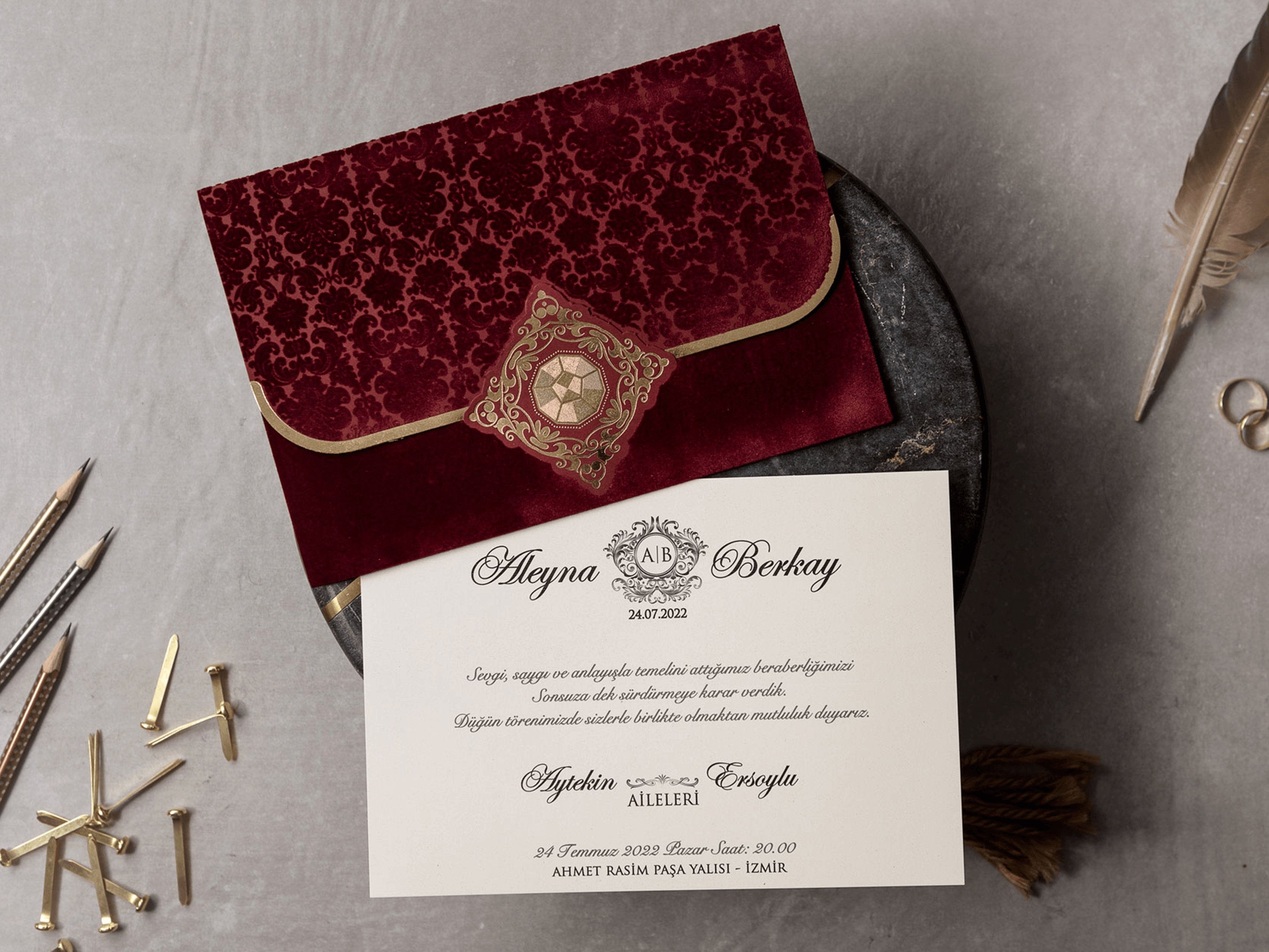 Luxury Burgundy Wedding Invitation, Unique Elegant Gorgeous Red Invitation Set, Modern Burgundy Wedding Invite, Gold Foil on Maroon Envelope