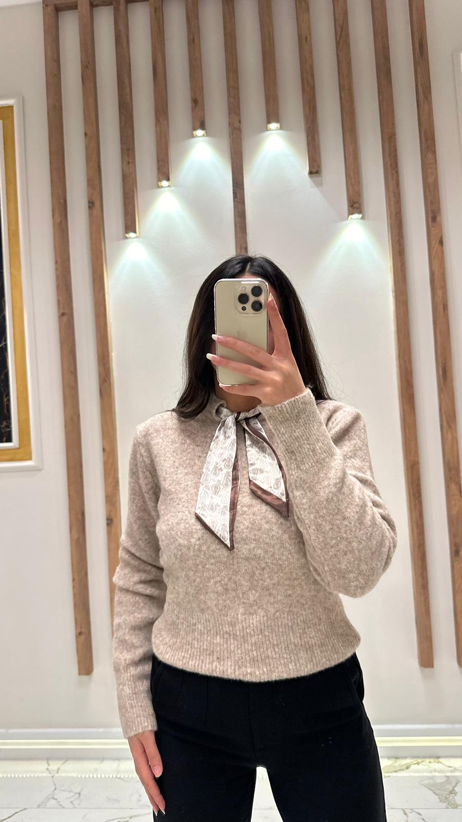 Fular Detaylı Soft Triko