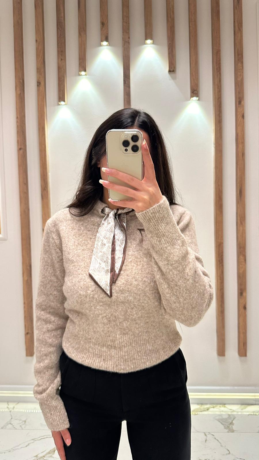 Fular Detaylı Soft Triko