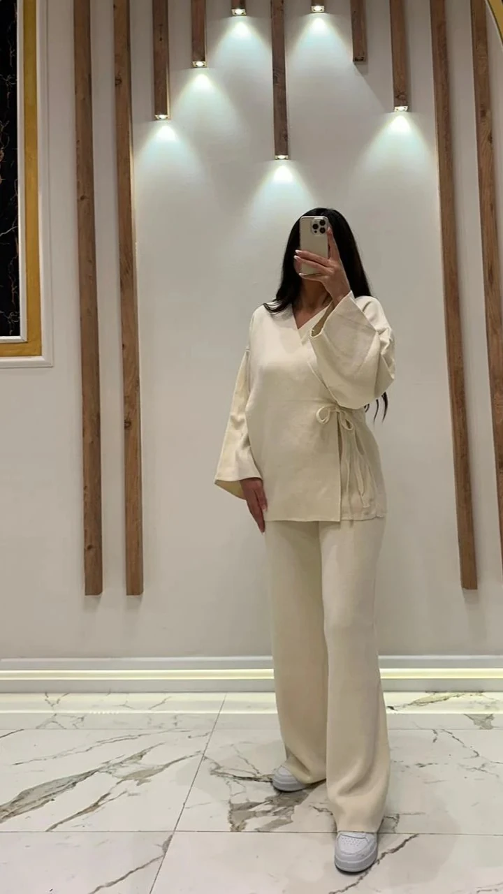 Kuşaklı Çapraz Triko Takım - Ekru