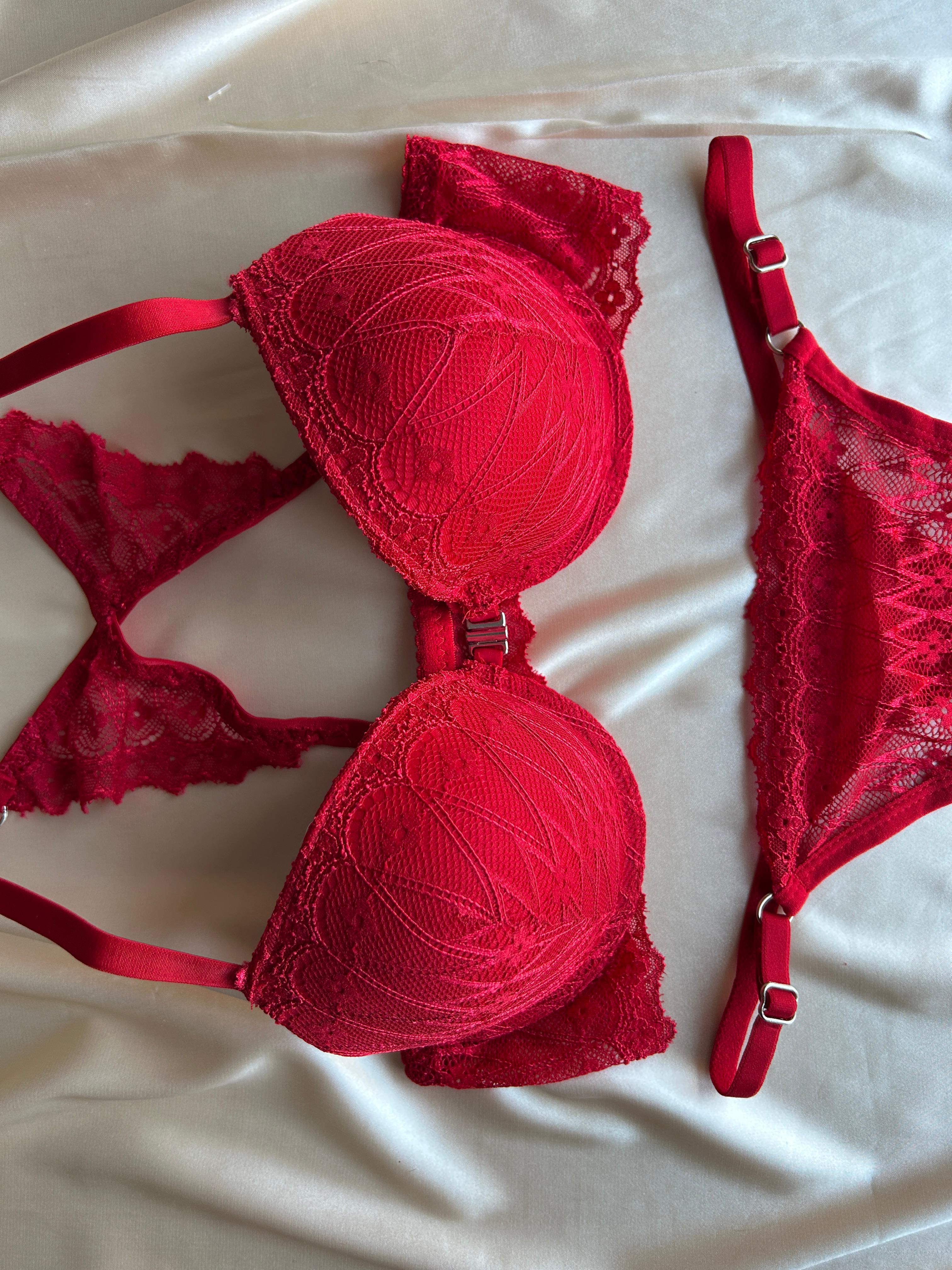 BUTTERFLY DESTEKLİ SÜTYEN TAKIMI