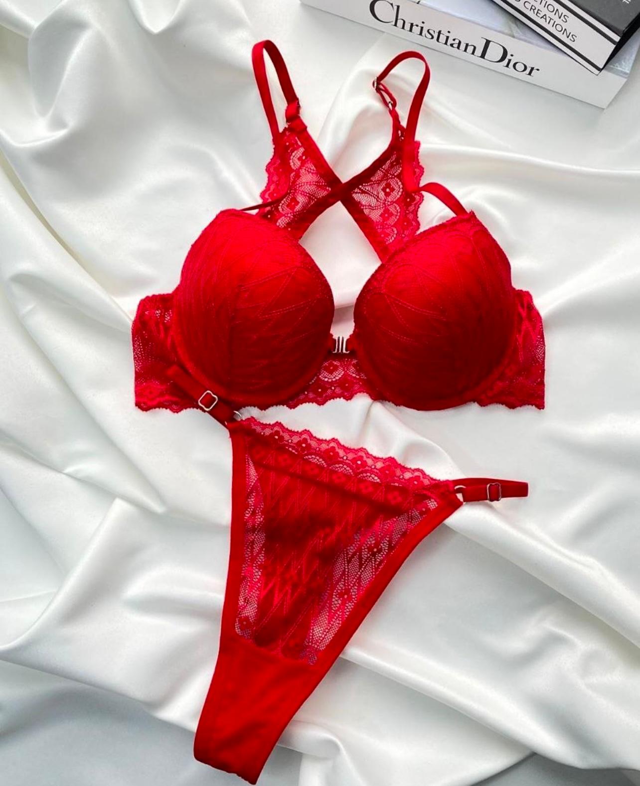 BUTTERFLY DESTEKLİ SÜTYEN TAKIMI