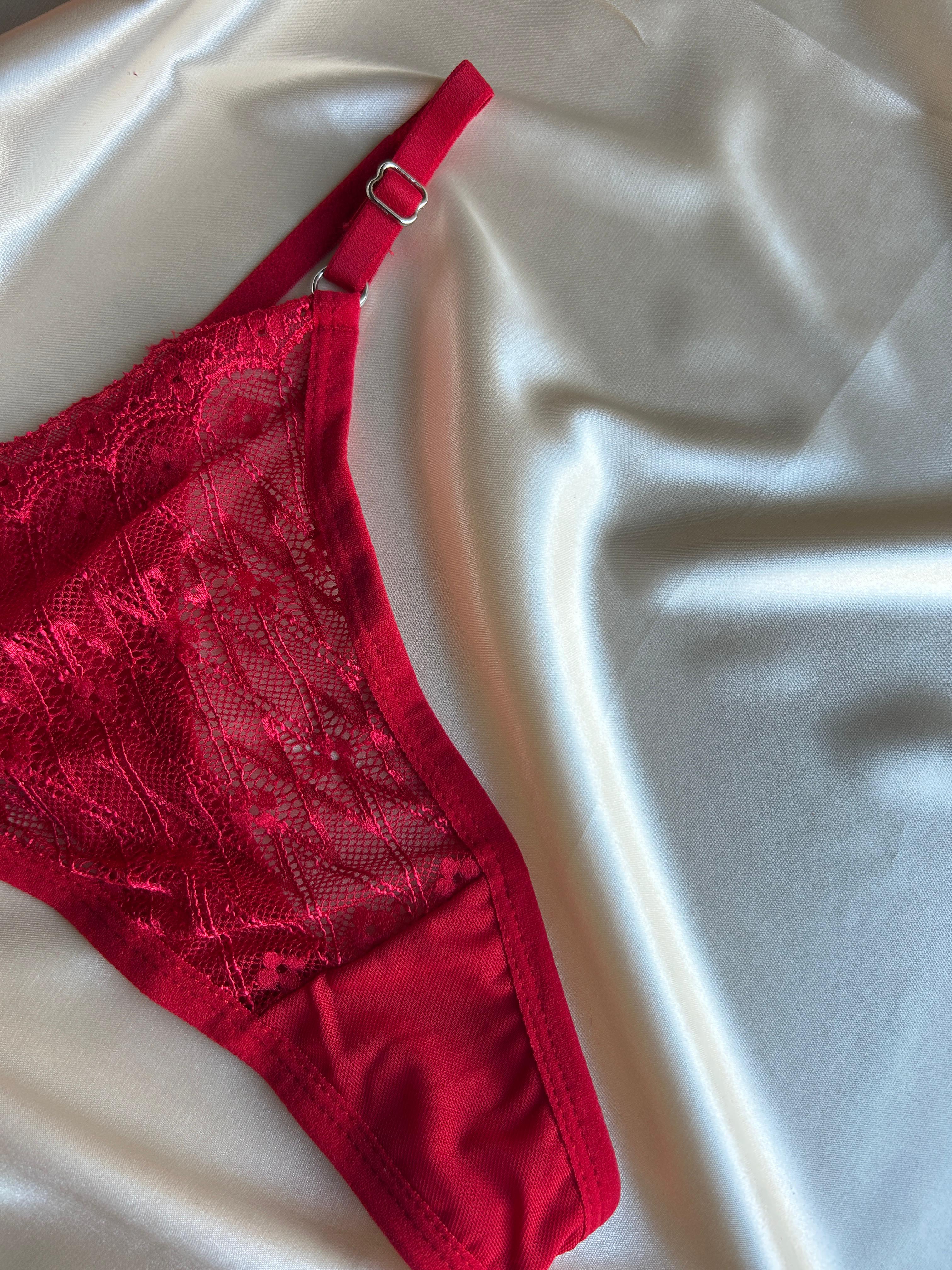 BUTTERFLY DESTEKLİ SÜTYEN TAKIMI