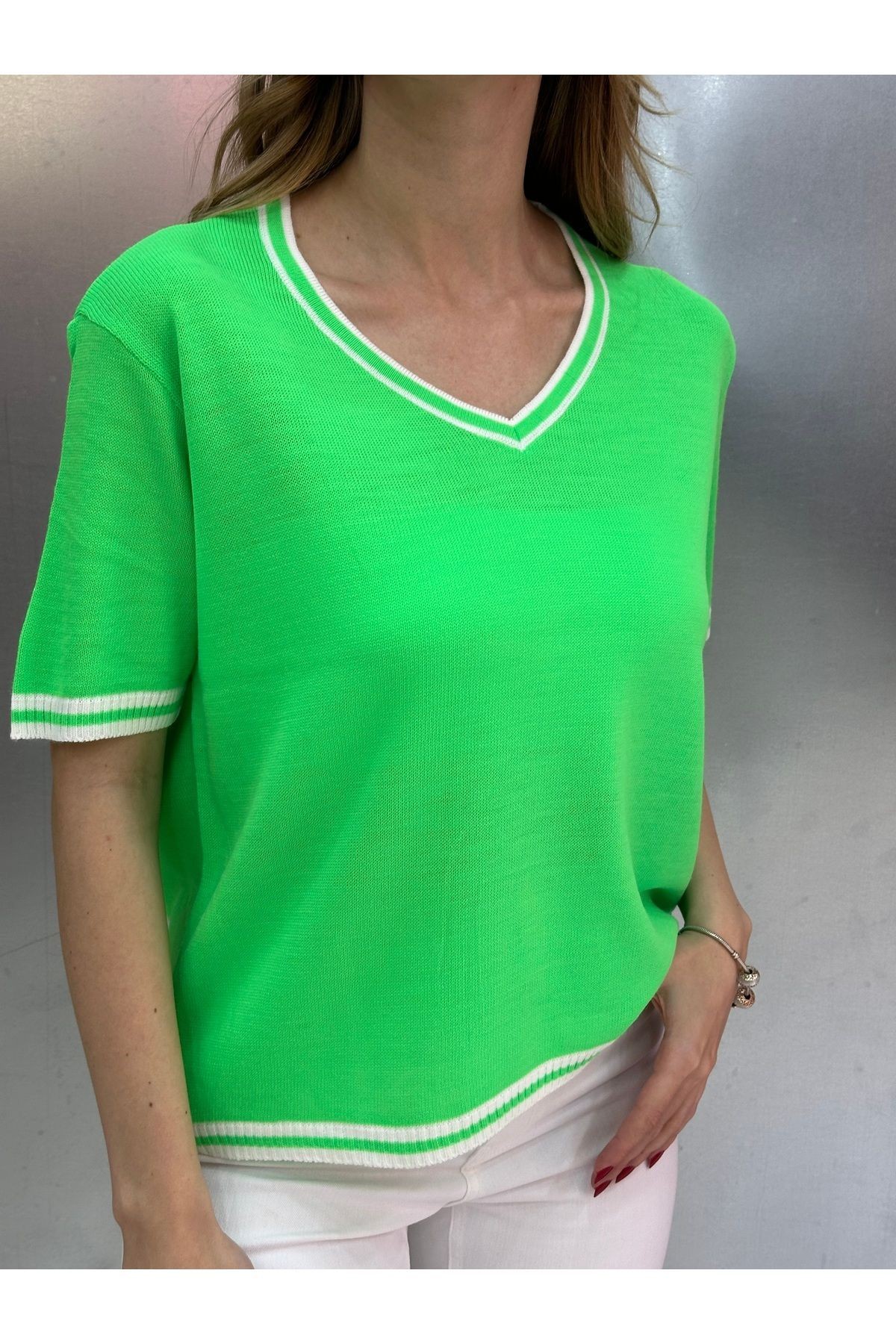 neon yeşili
