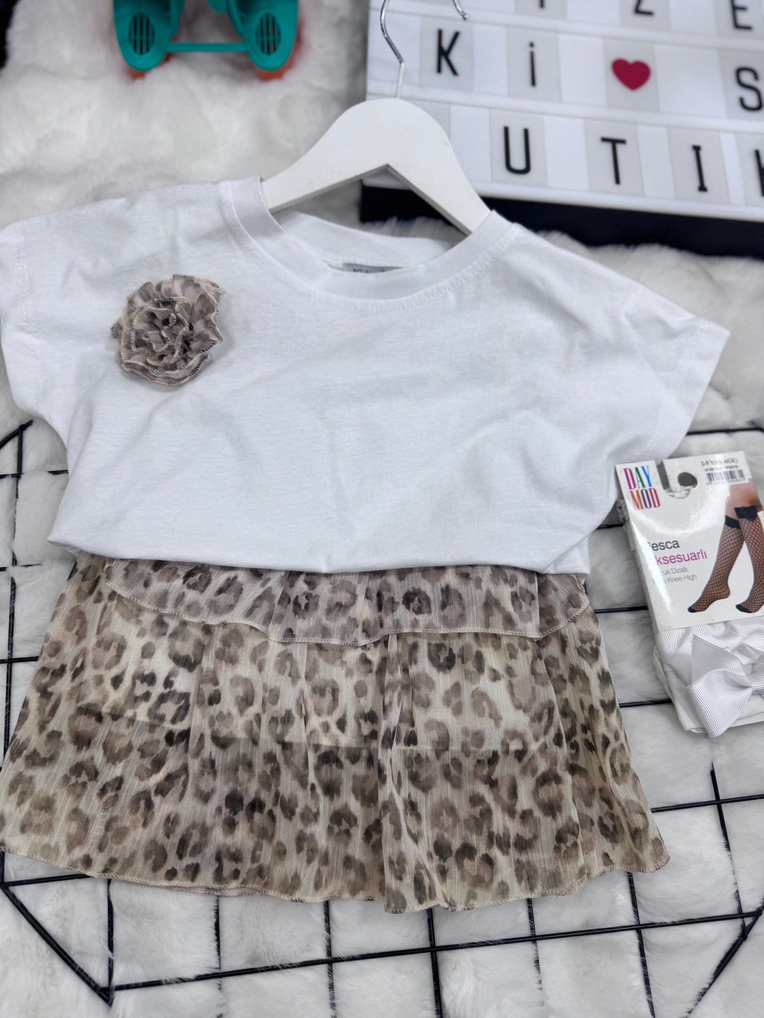 Leopar Desenli Gül Yaka Şifon Takım
