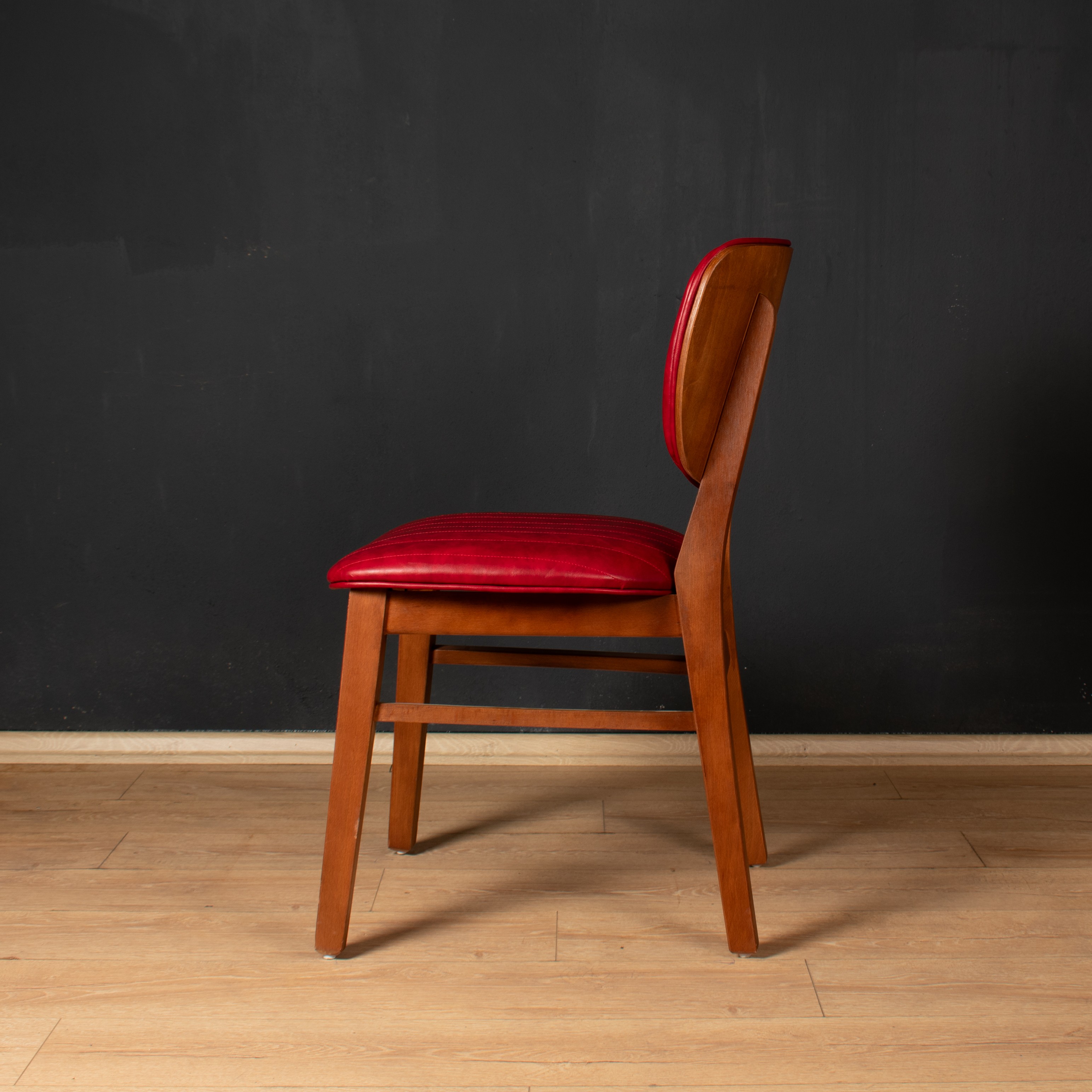 Baden Ahşap Sandalye - Kırmızı