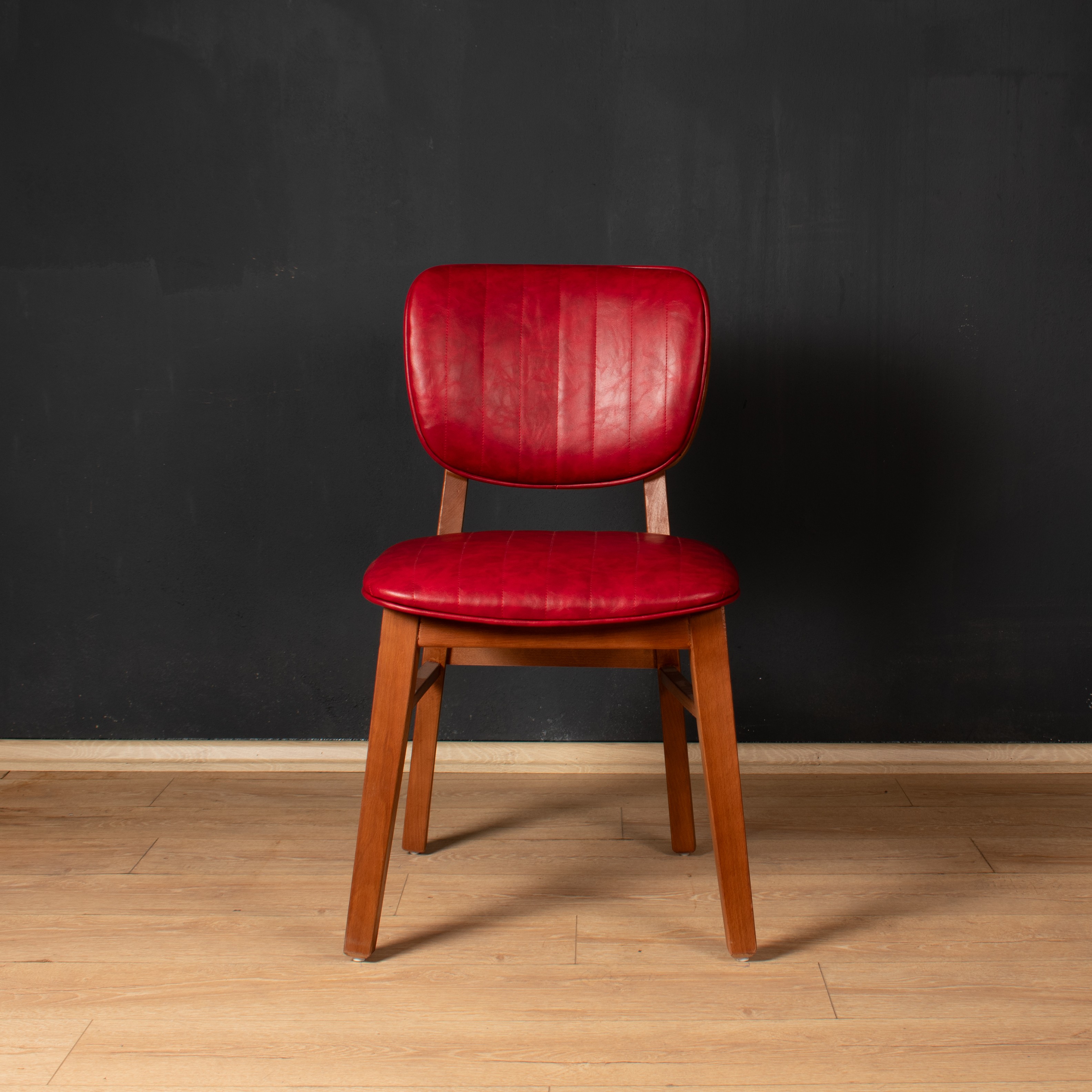 Baden Ahşap Sandalye - Kırmızı