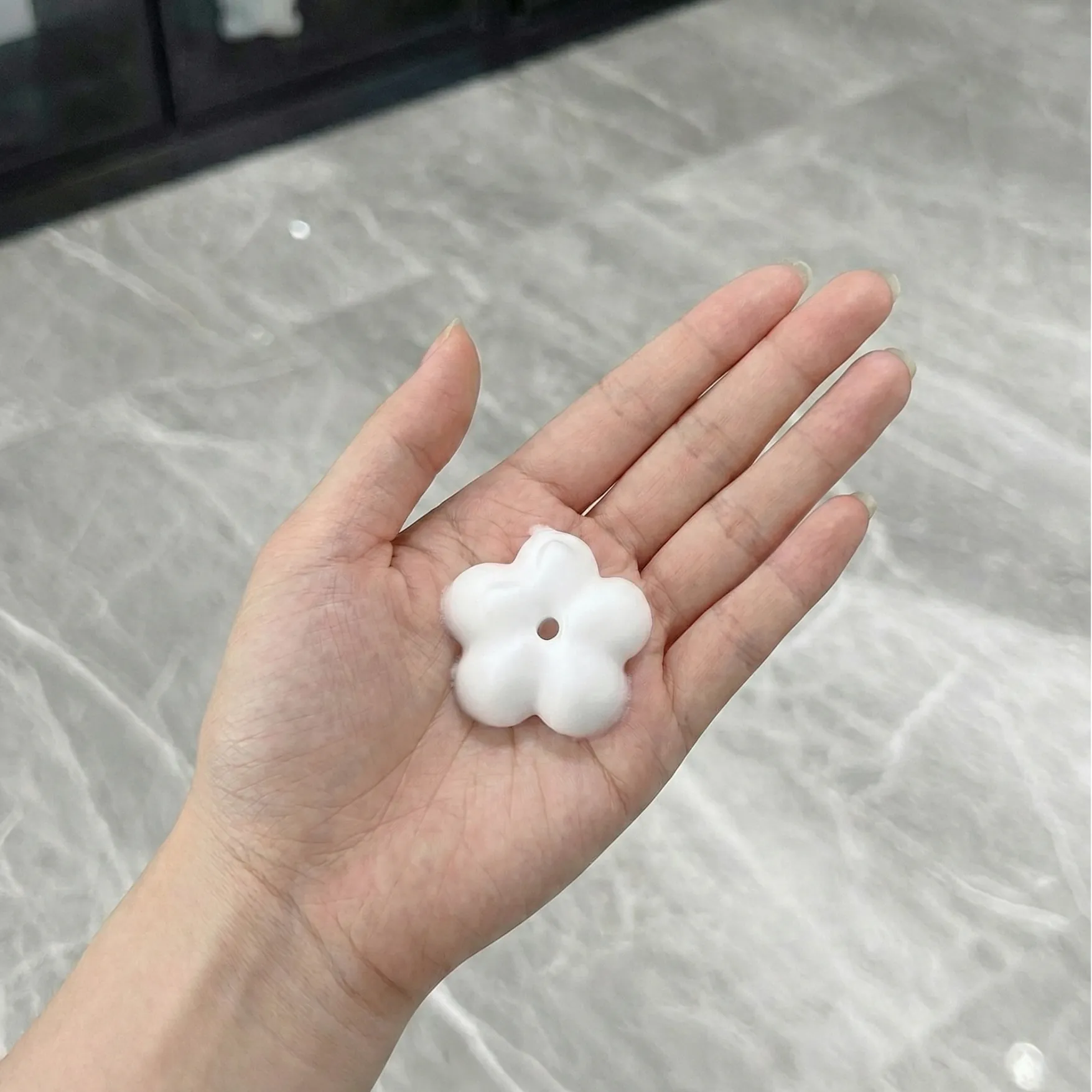 Köpük Çiçek Sabunluğu