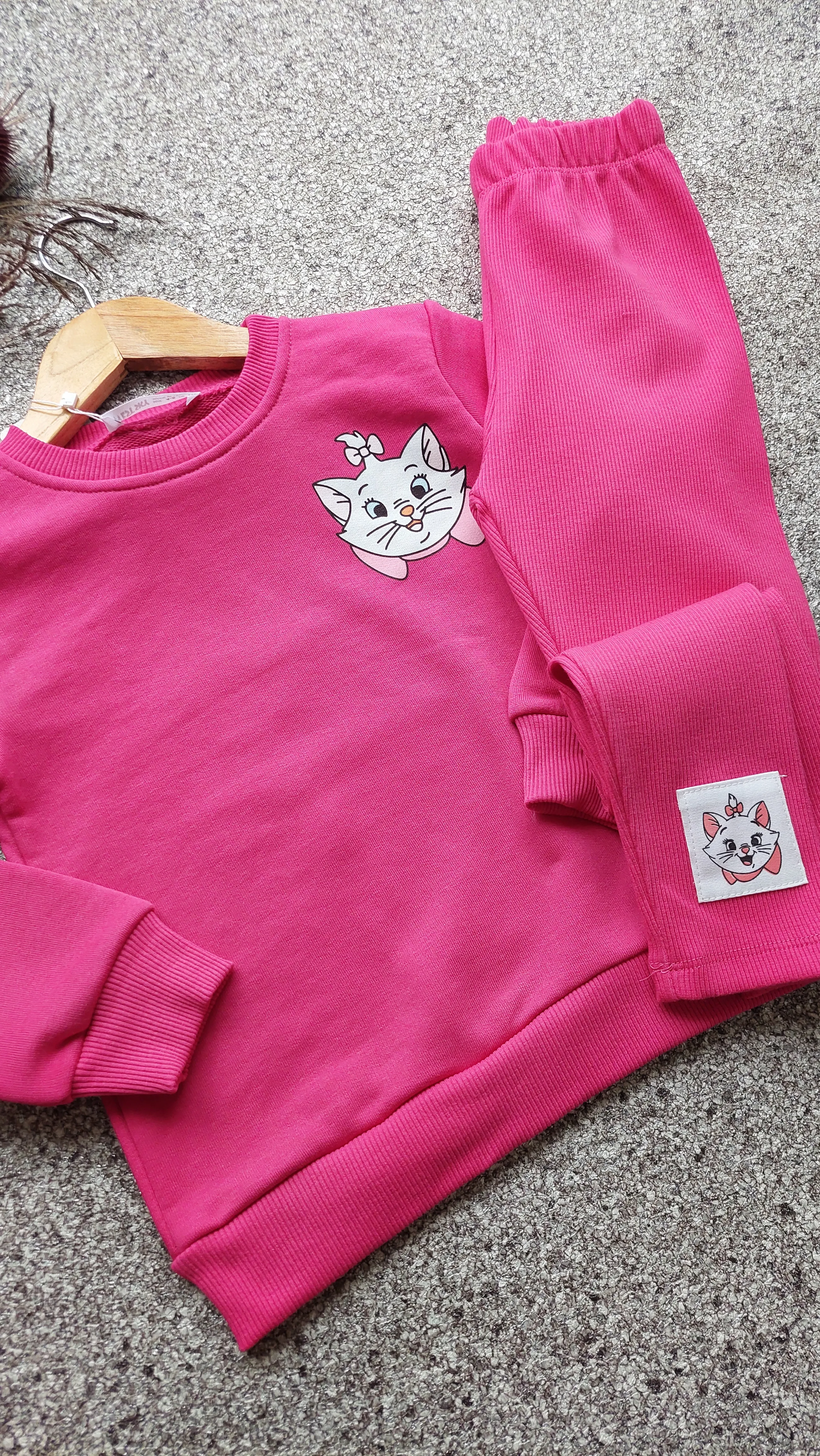 Pembe,Taytlı Baskılı Takım 