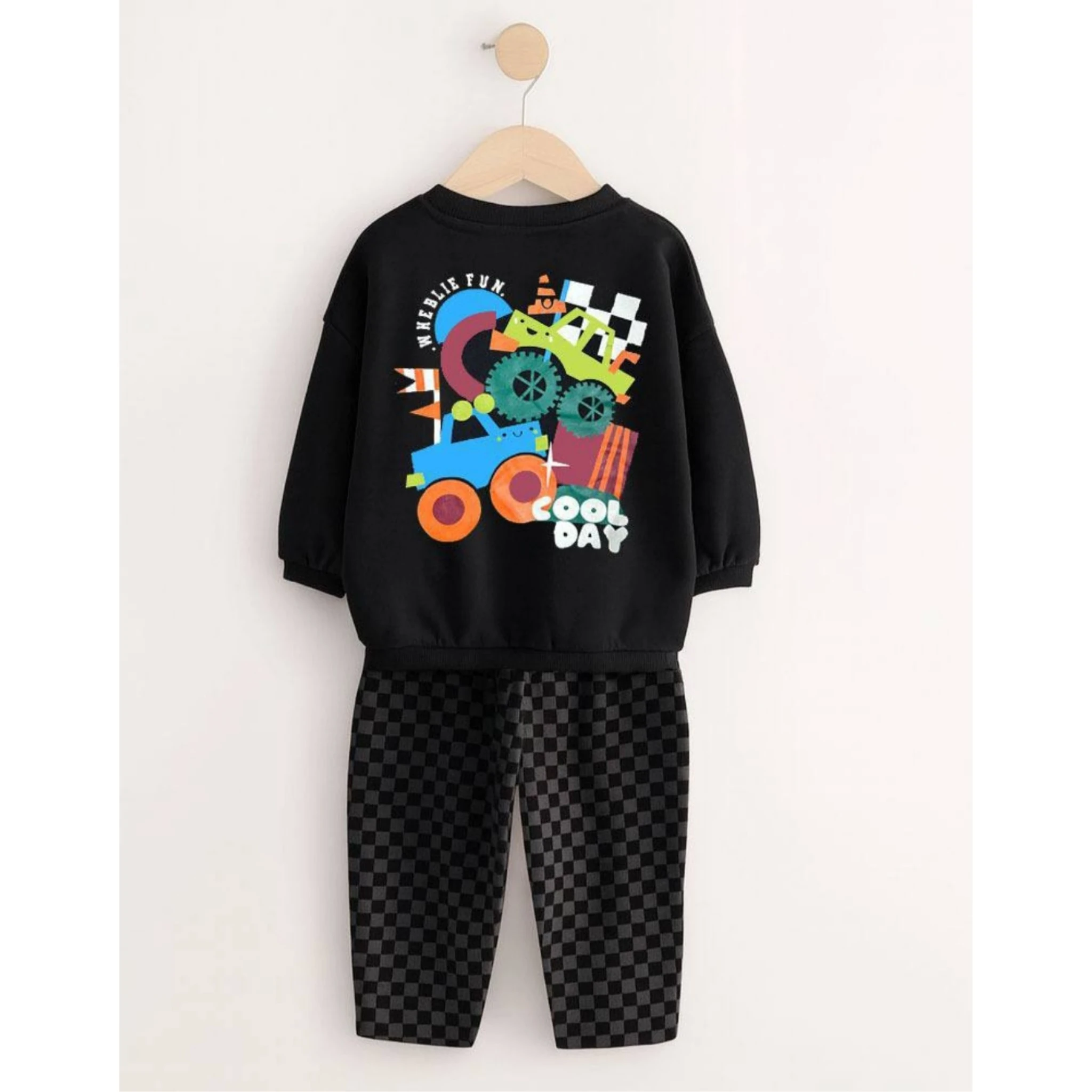 Siyah,Araba Baskılı Takım 