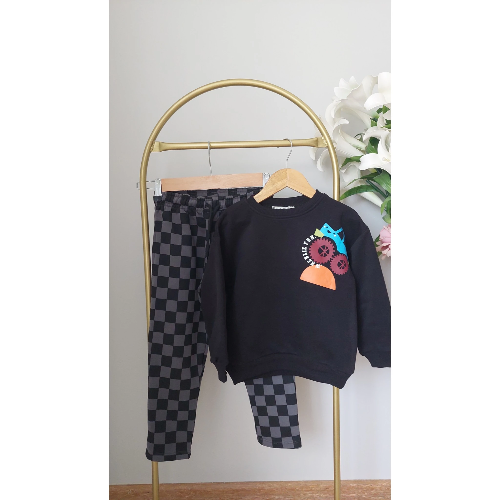 Siyah,Araba Baskılı Takım 