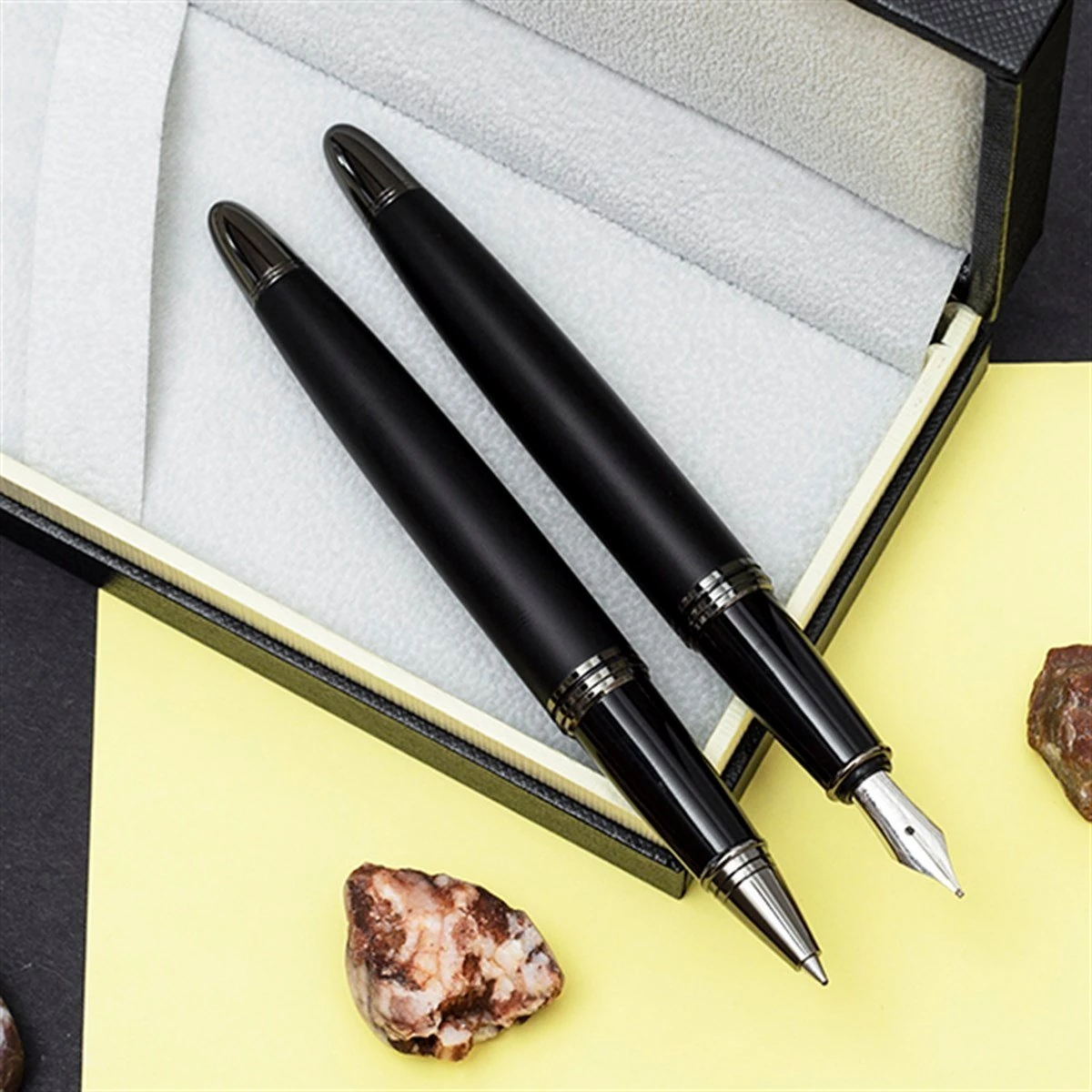 Scrikss Knight 88 Kişiye Özel 2'li Roller ve Dolma Kalem Seti - Siyah