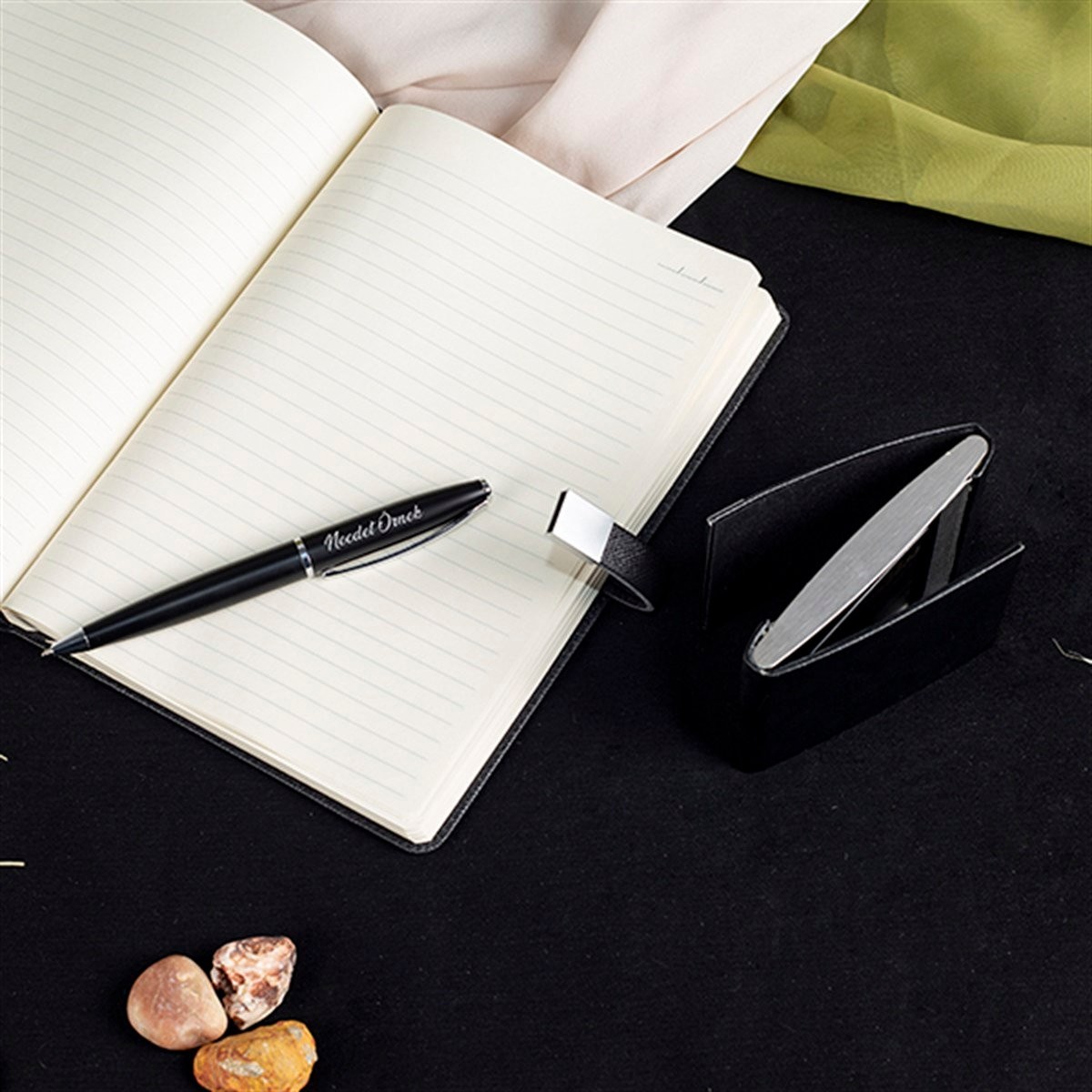 Kişiye Özel Usb'li Defter Kartvizitlik ve Roller Kalem Kutulu Set