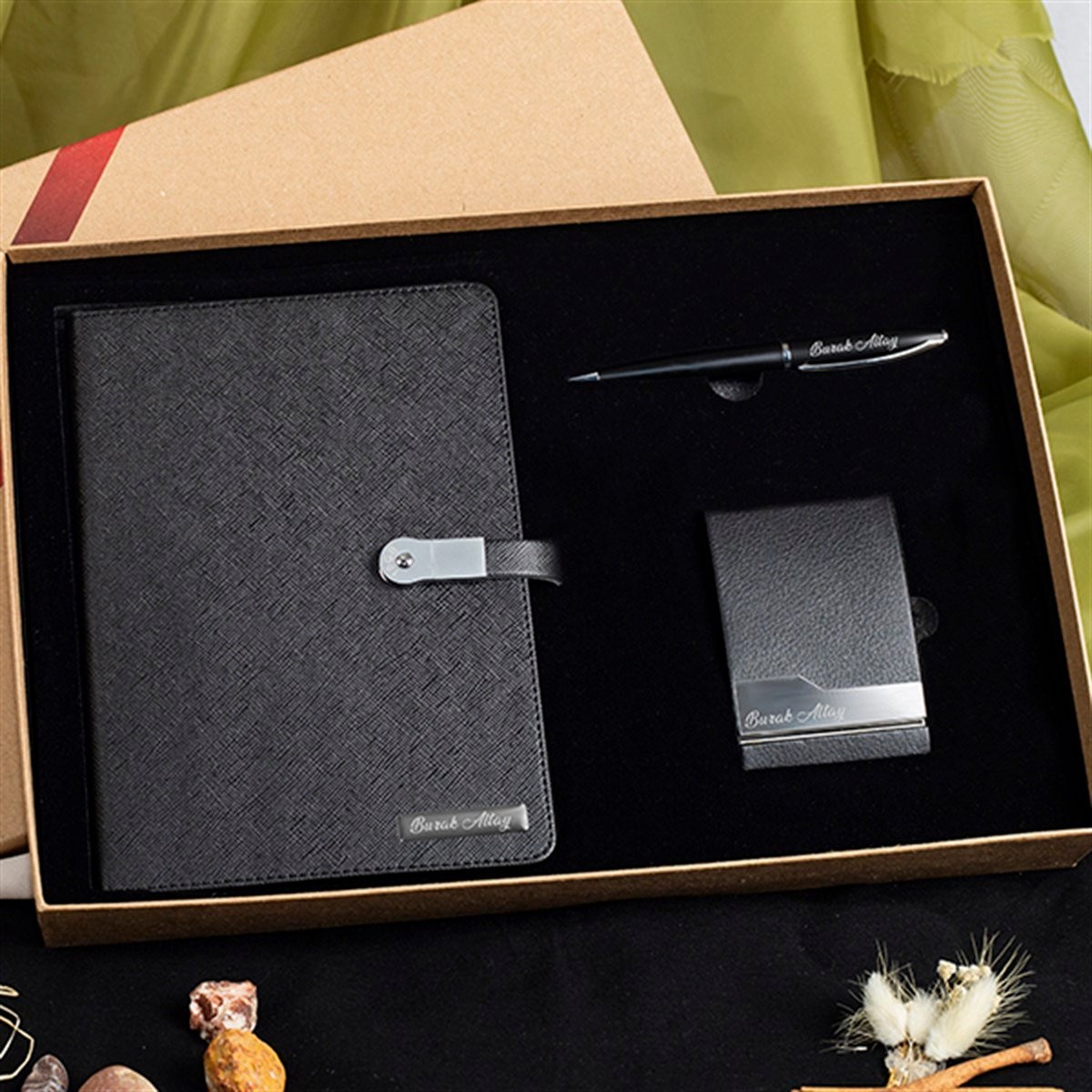 Kişiye Özel Usb'li Defter Kartvizitlik ve Roller Kalem Kutulu Set