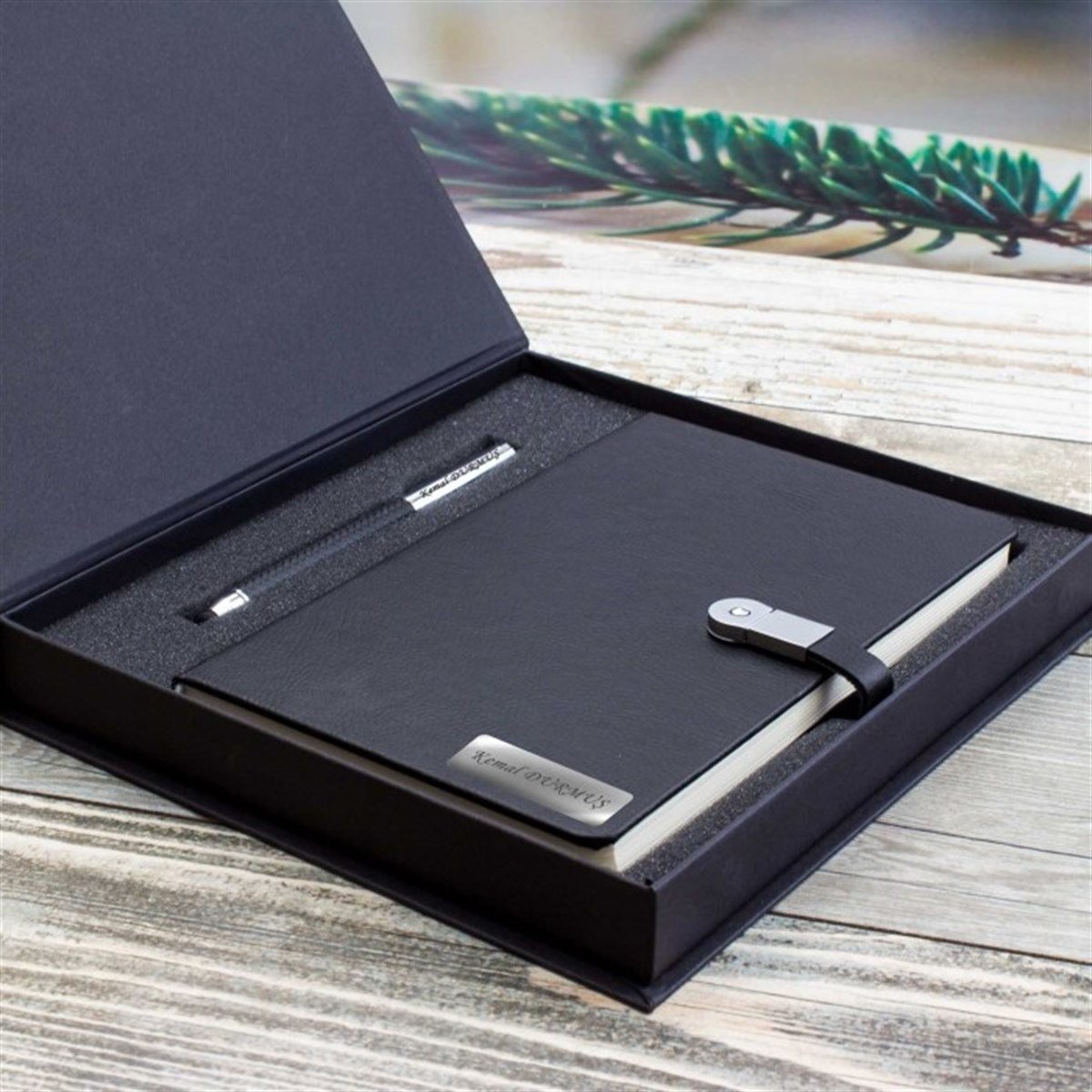 Kişiye Özel 16 GB Hafızalı Usb'li Defter ve Kalem Seti Siyah