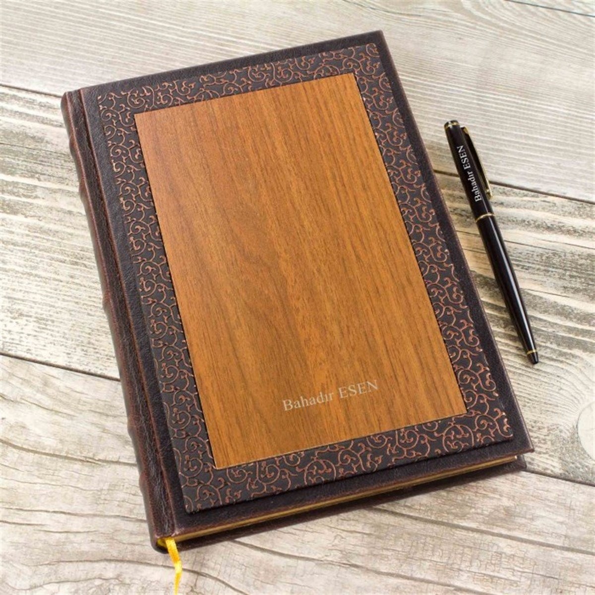 Kişiye Özel Deri İşlemeli Ahşap Büyük Boy Defter ve Kalem Seti