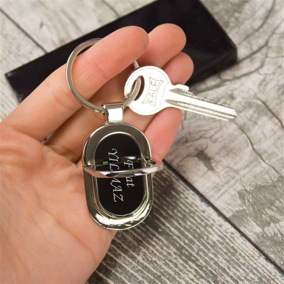 Kişiye Özel Baskılı Telefon Stantlı Metal Oval Anahtarlık