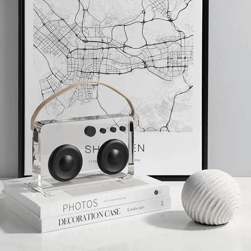 Dekoratif Kristal Cam Retro Kayışlı Radyo Tasarımlı Obje – Şeffaf Masaüstü Dekor Ürünü