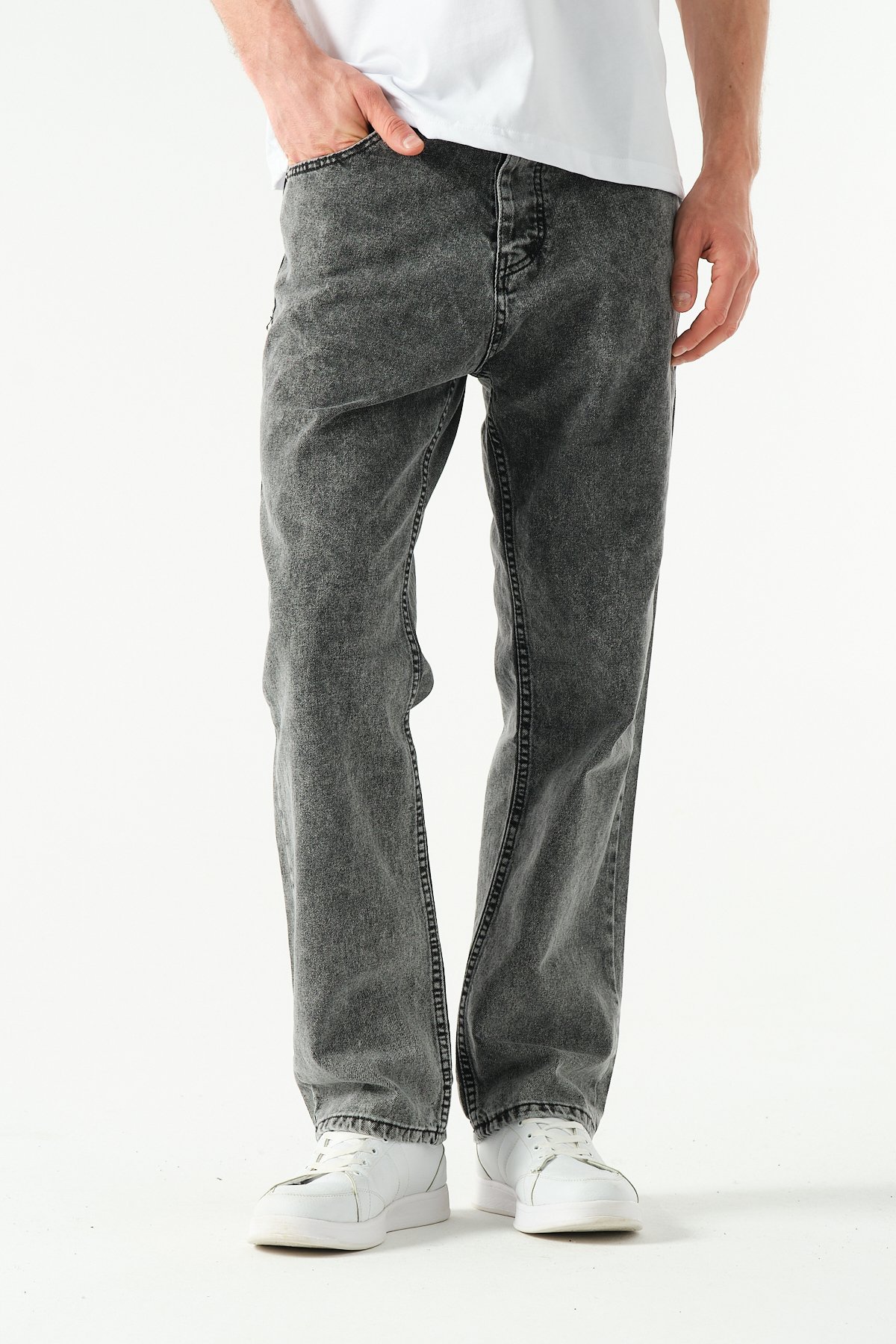 Relaxed Basic Jean