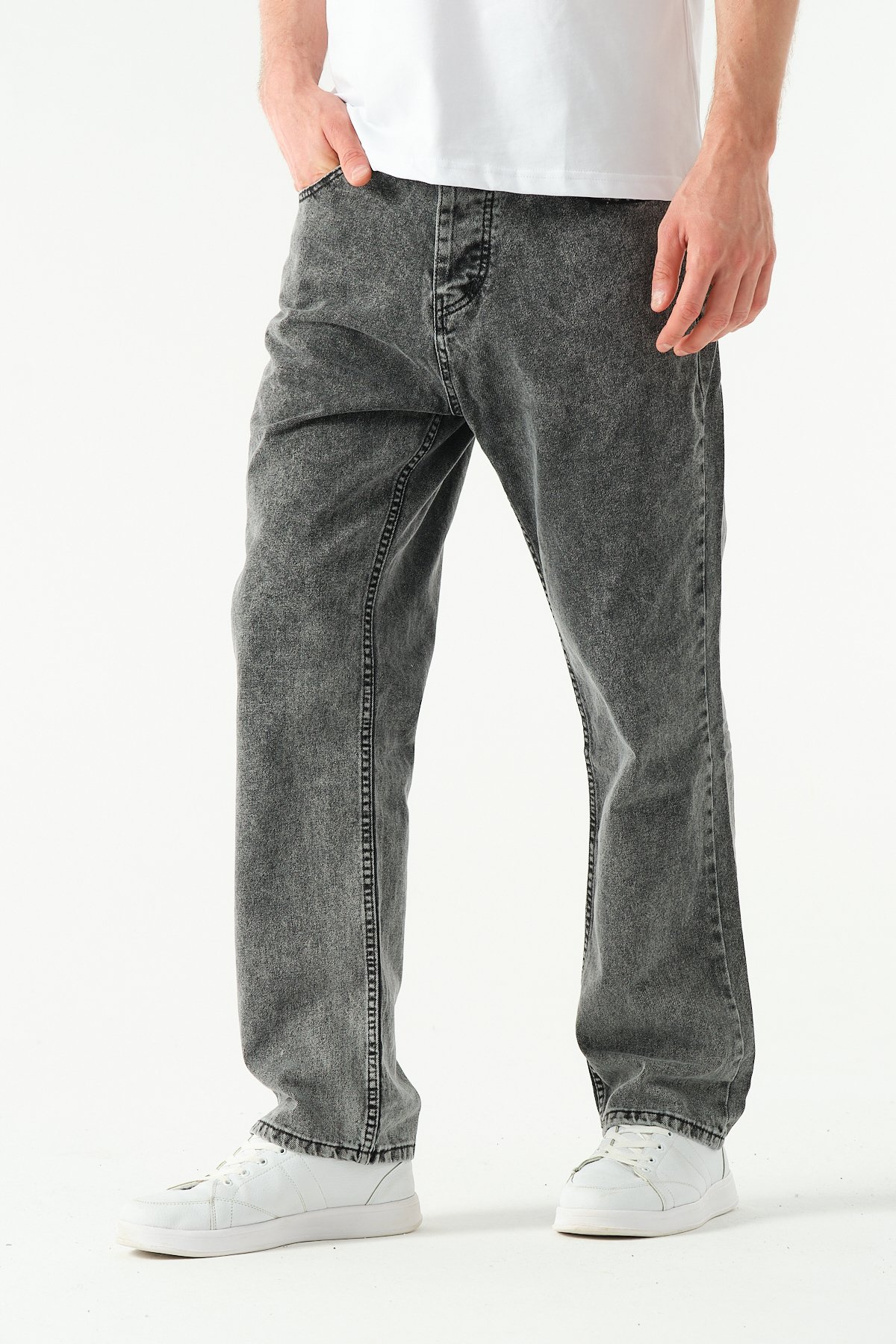Relaxed Basic Jean