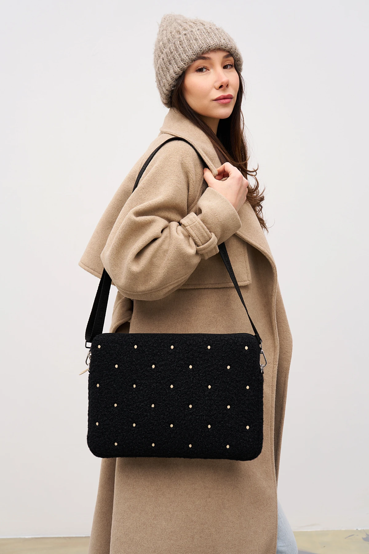 Puantiyeli Laptop Kılıfı 13" & 14" İnç Uyumlu - Siyah