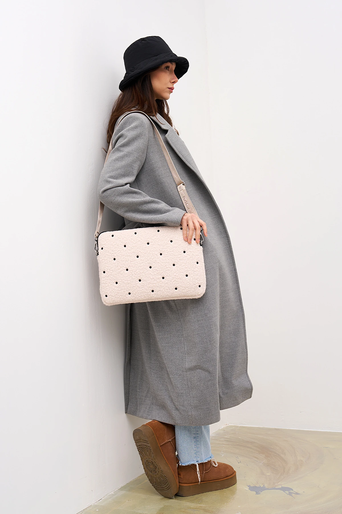 Puantiyeli Laptop Kılıfı 13" & 14" İnç Uyumlu - Bej