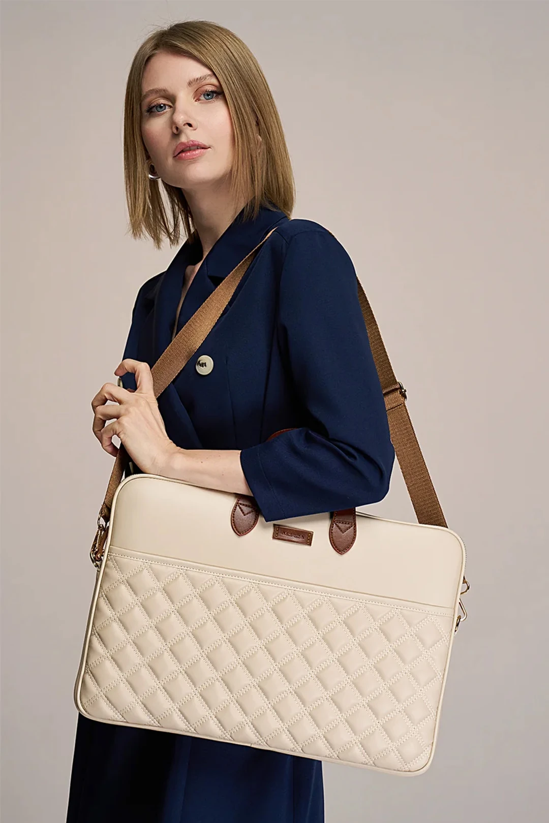 Macbook Air Pro 15" & 16" inç Laptop Evrak Çantası  - Bej