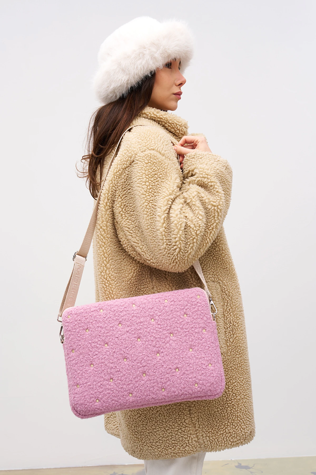 Puantiyeli Laptop Kılıfı 13" & 14" İnç Uyumlu - Pembe