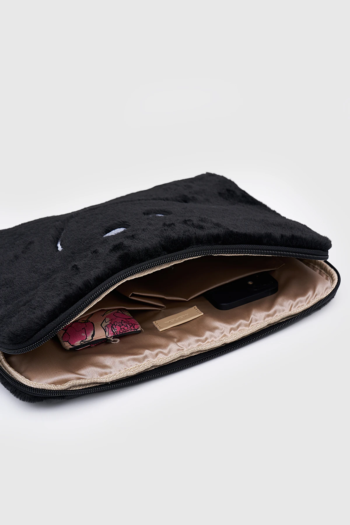 Smile Laptop Kılıfı 13" & 14" İnç Uyumlu - Siyah