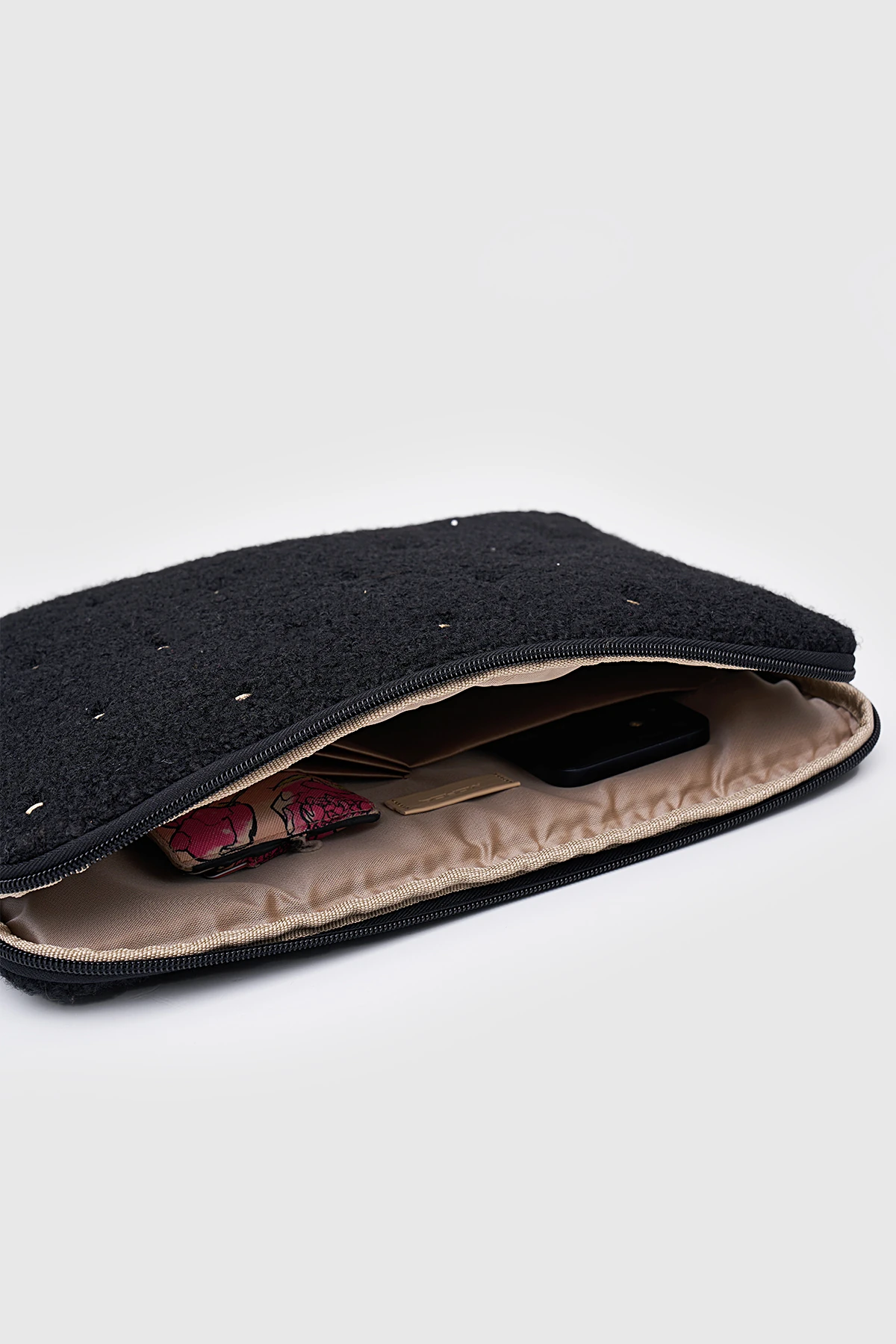 Puantiyeli Laptop Kılıfı 13" & 14" İnç Uyumlu - Siyah