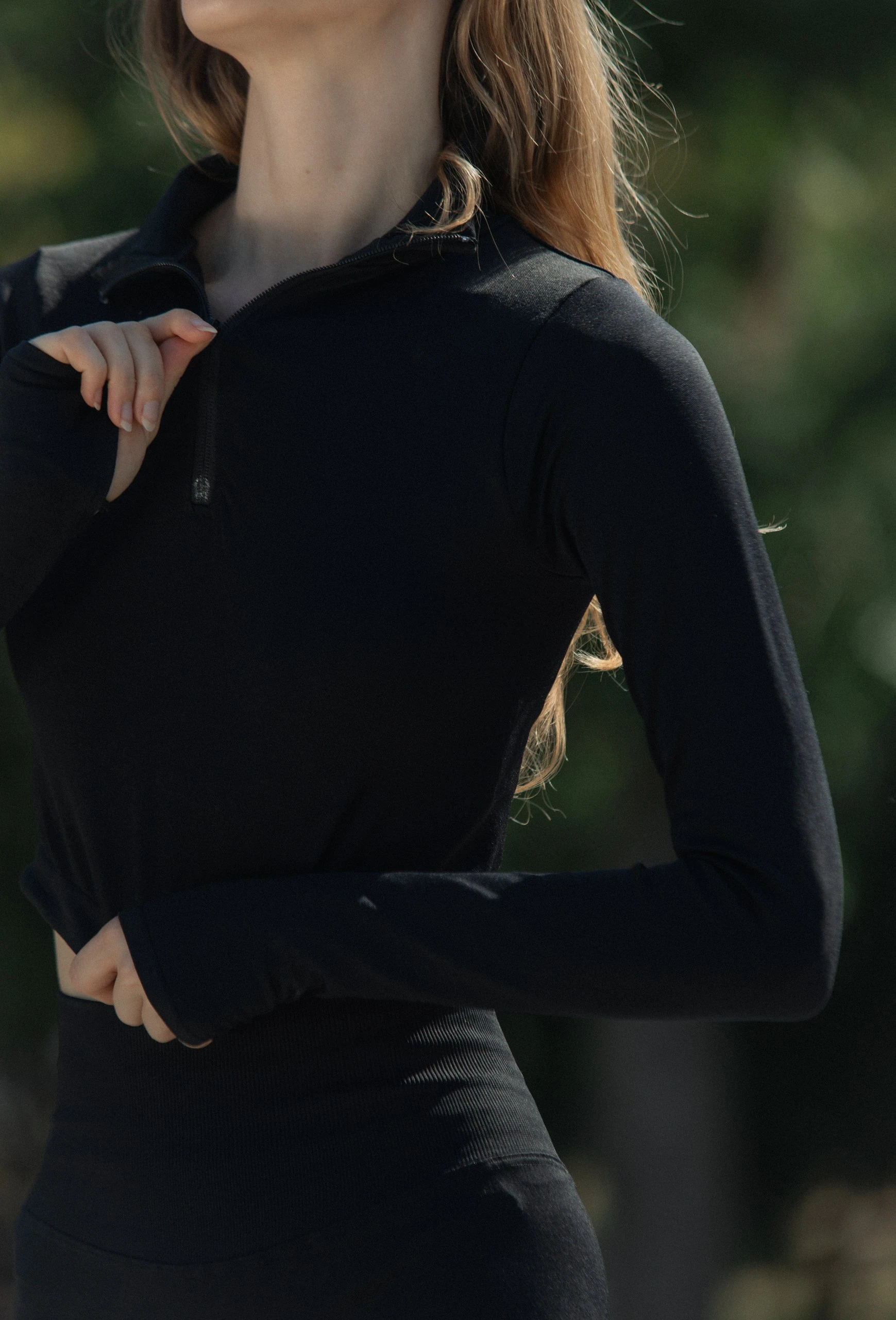  Parmak Detaylı Yarım Fermuar Crop Top  - Siyah