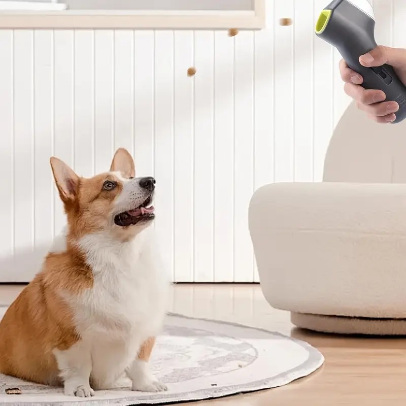 Kedi ve Köpekler İçin Hazneli Mama Fırlatma Oyuncağı Yem Atıcı Aparat