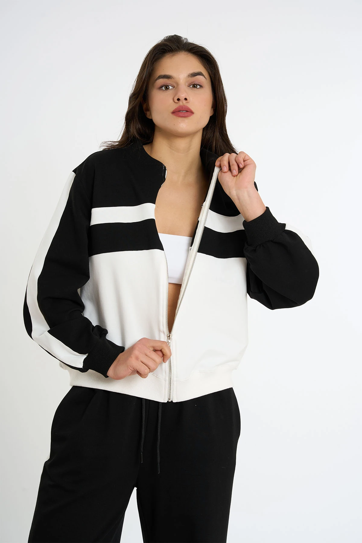 Şerit Detaylı Eşofman Takımı