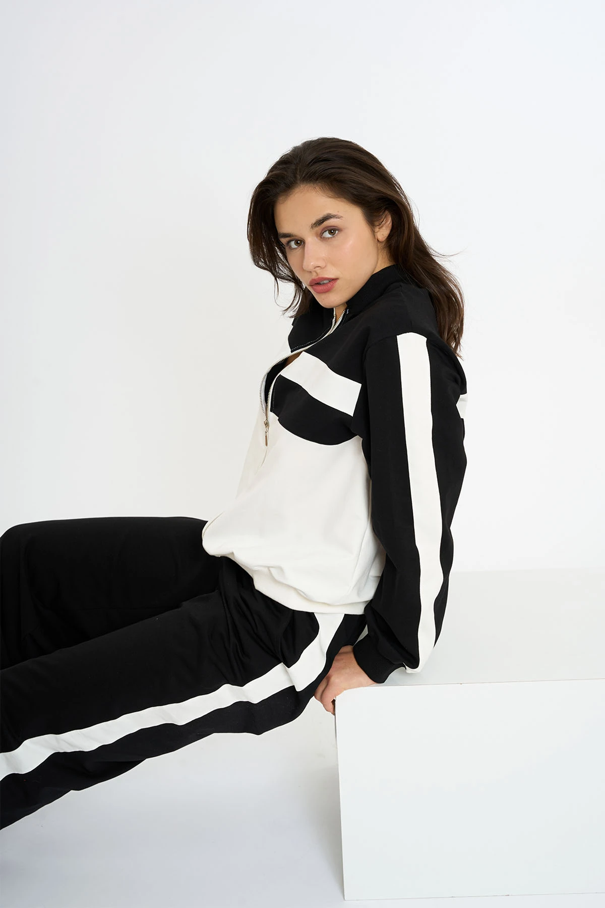 Şerit Detaylı Eşofman Takımı