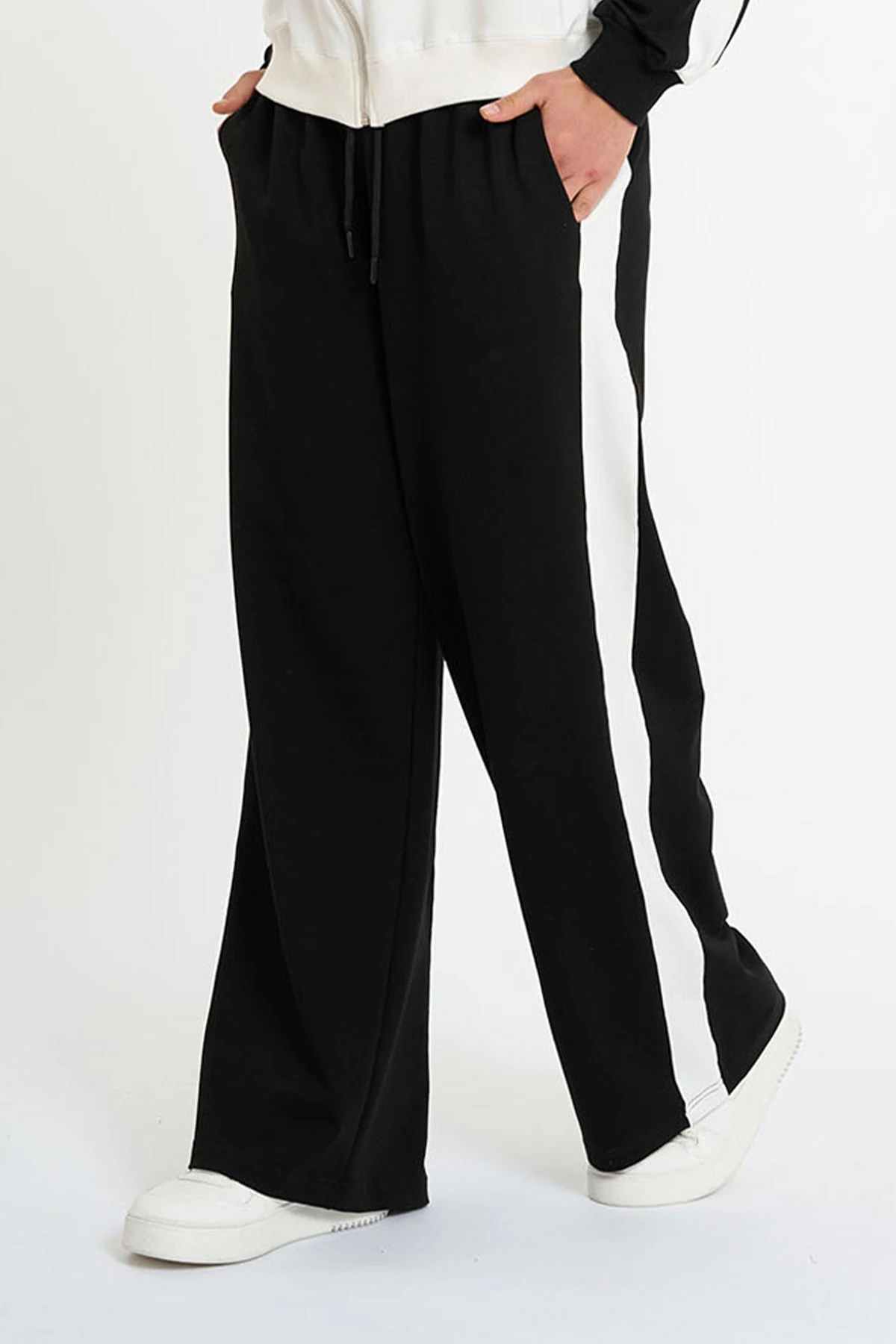 Yan Şerit Detaylı Eşofman Altı