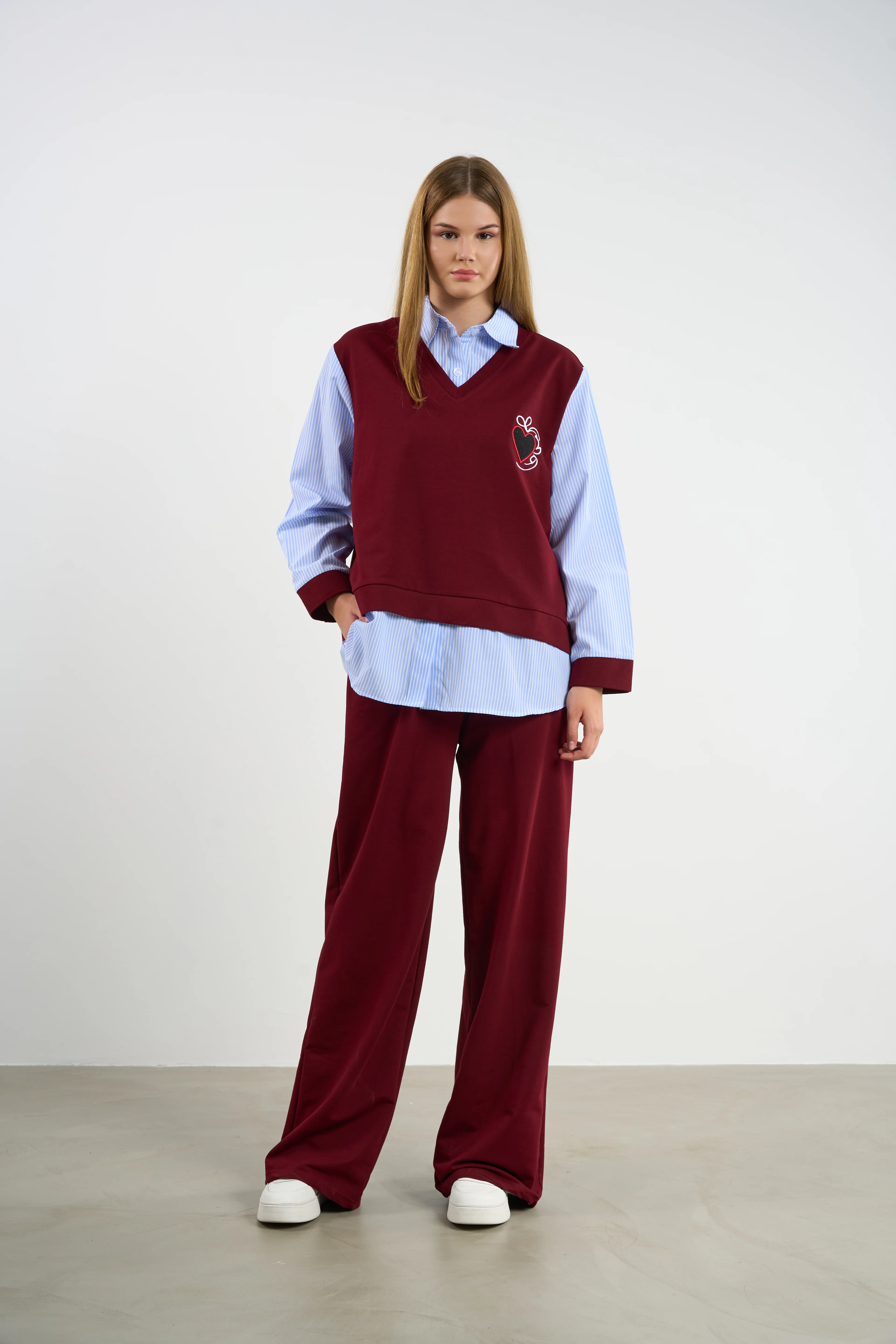 Süveter Detaylı Nakışlı Rahat Alt Üst Takım