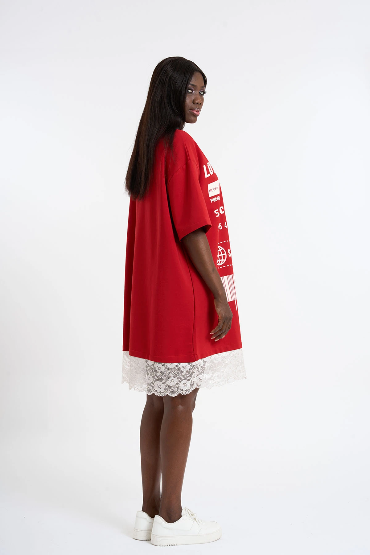 Eteği Dantelli T-shirt Elbise