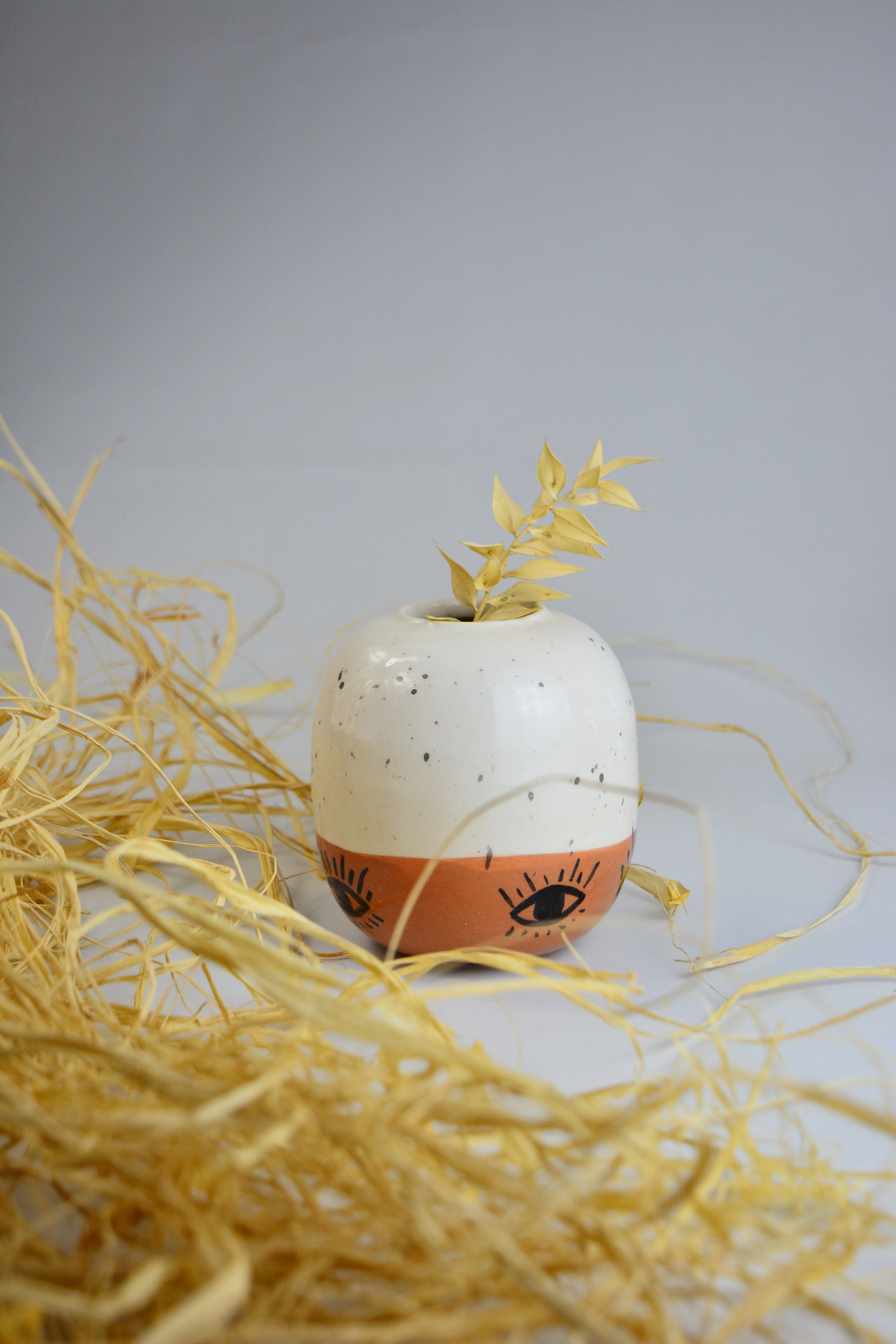 El Yapımı Seramik Göz Vazo