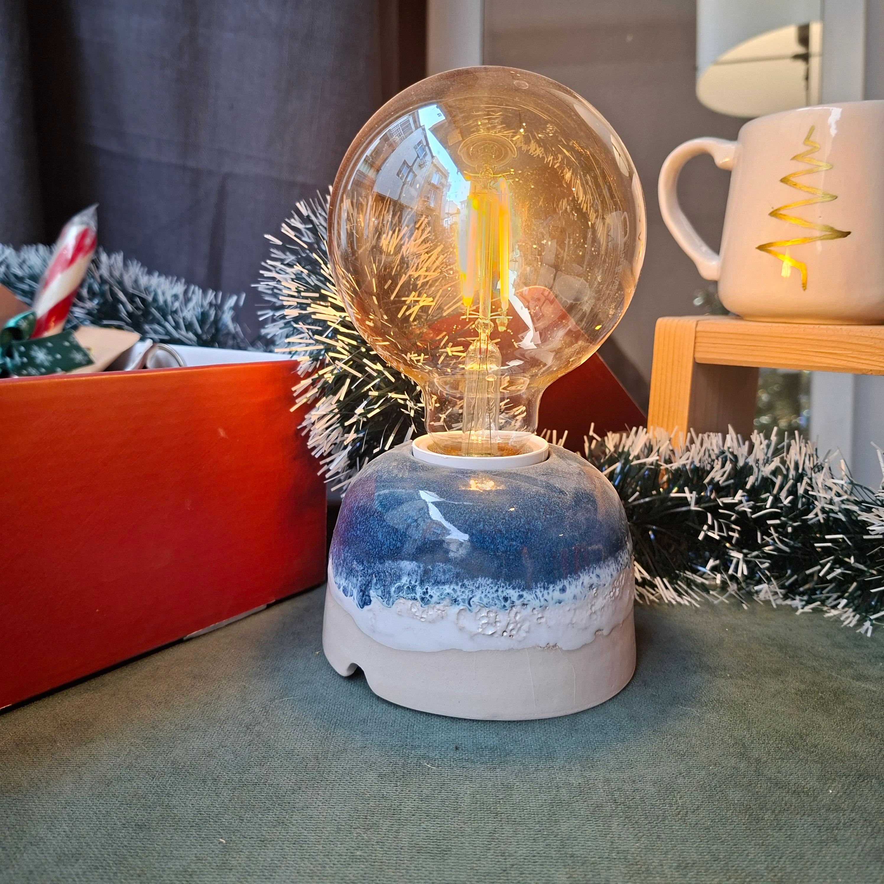 El yapımı masa lambası