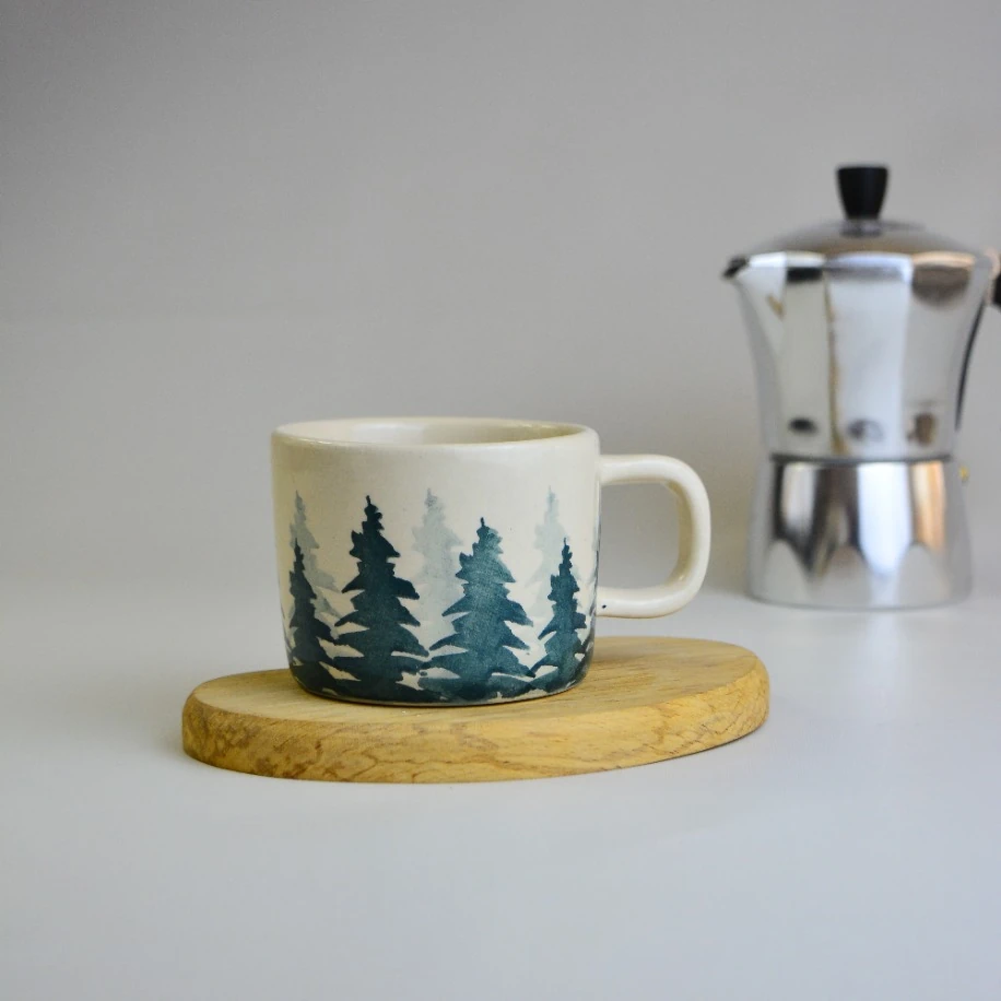 El yapımı seramik kupa FOREST