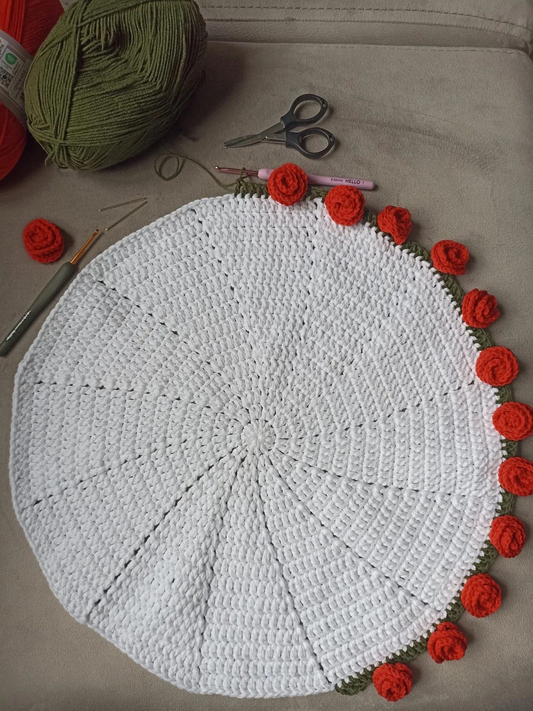 El Yapımı Kırmızı Gül Detaylı Şal ve Battaniye (100cm)