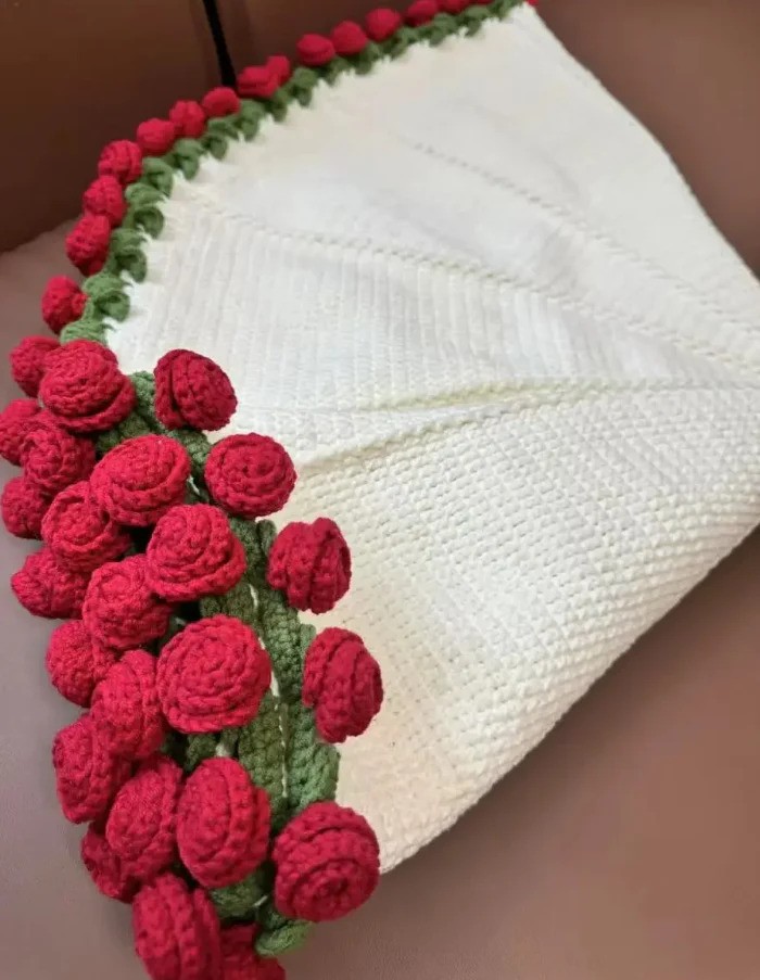El Yapımı Kırmızı Gül Detaylı Şal ve Battaniye (100cm)