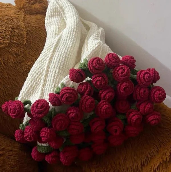 El Yapımı Kırmızı Gül Detaylı Şal ve Battaniye (100cm)