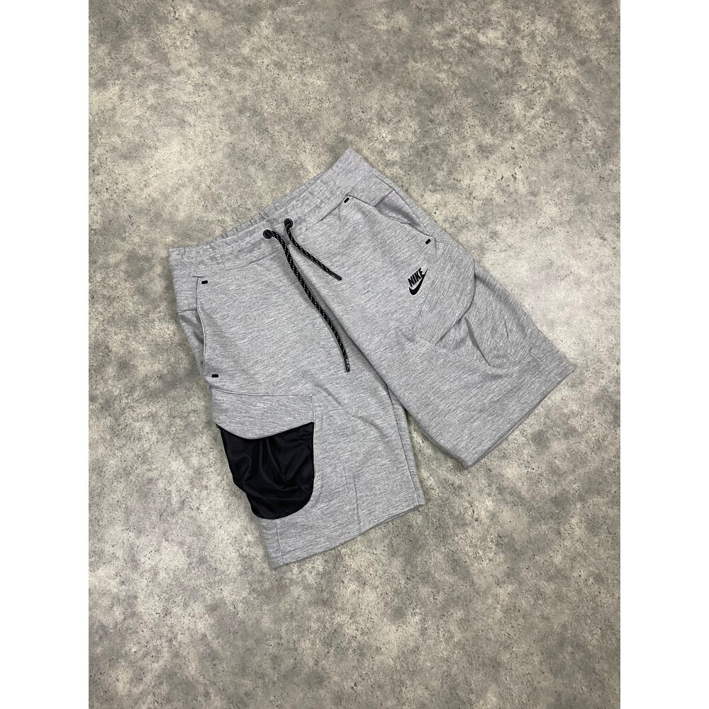 TECH FLEECE COMMANDO SHORT
