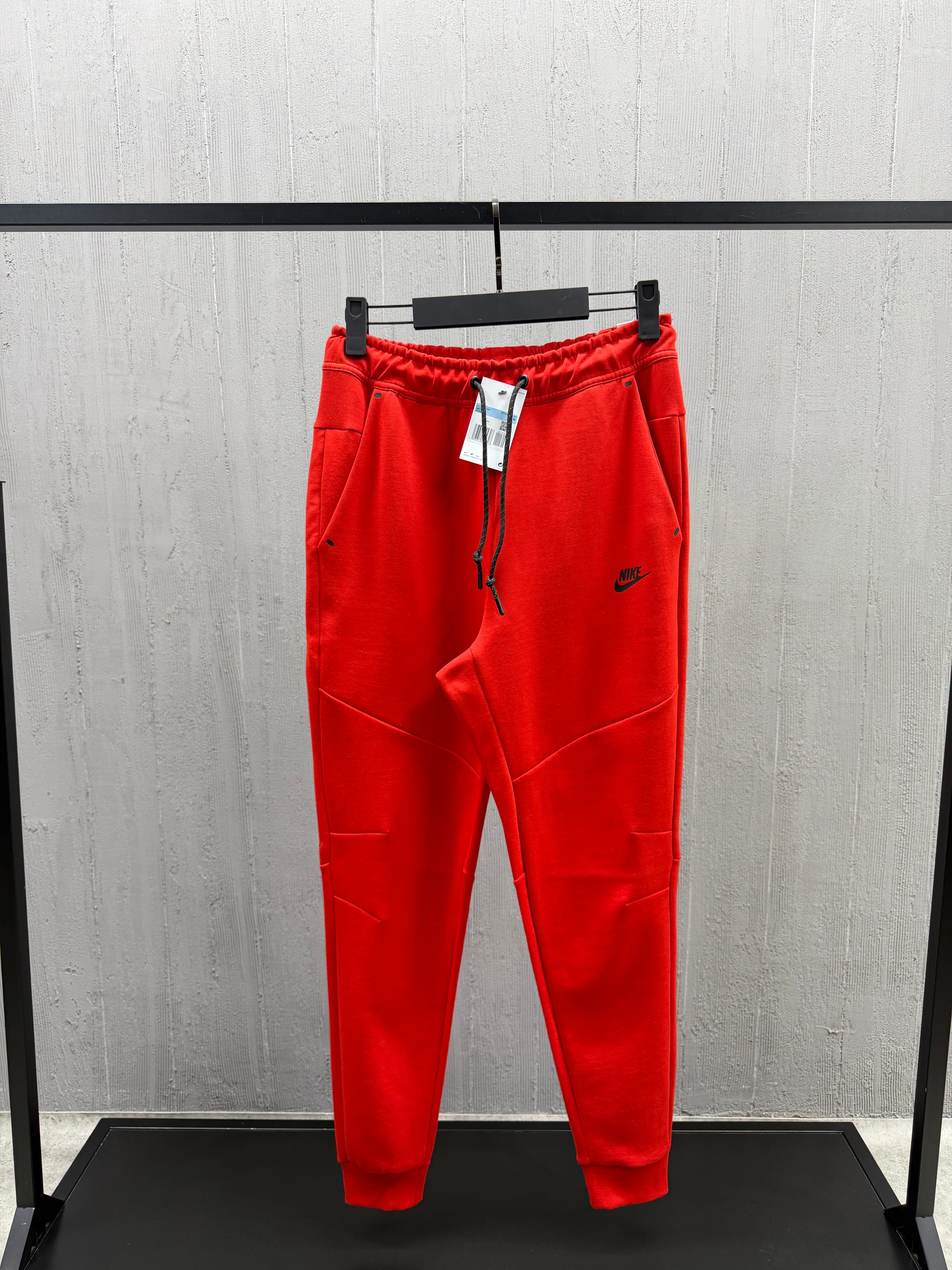 Nike Tech Fleece Premium 5.TH Jogger - Kırmızı